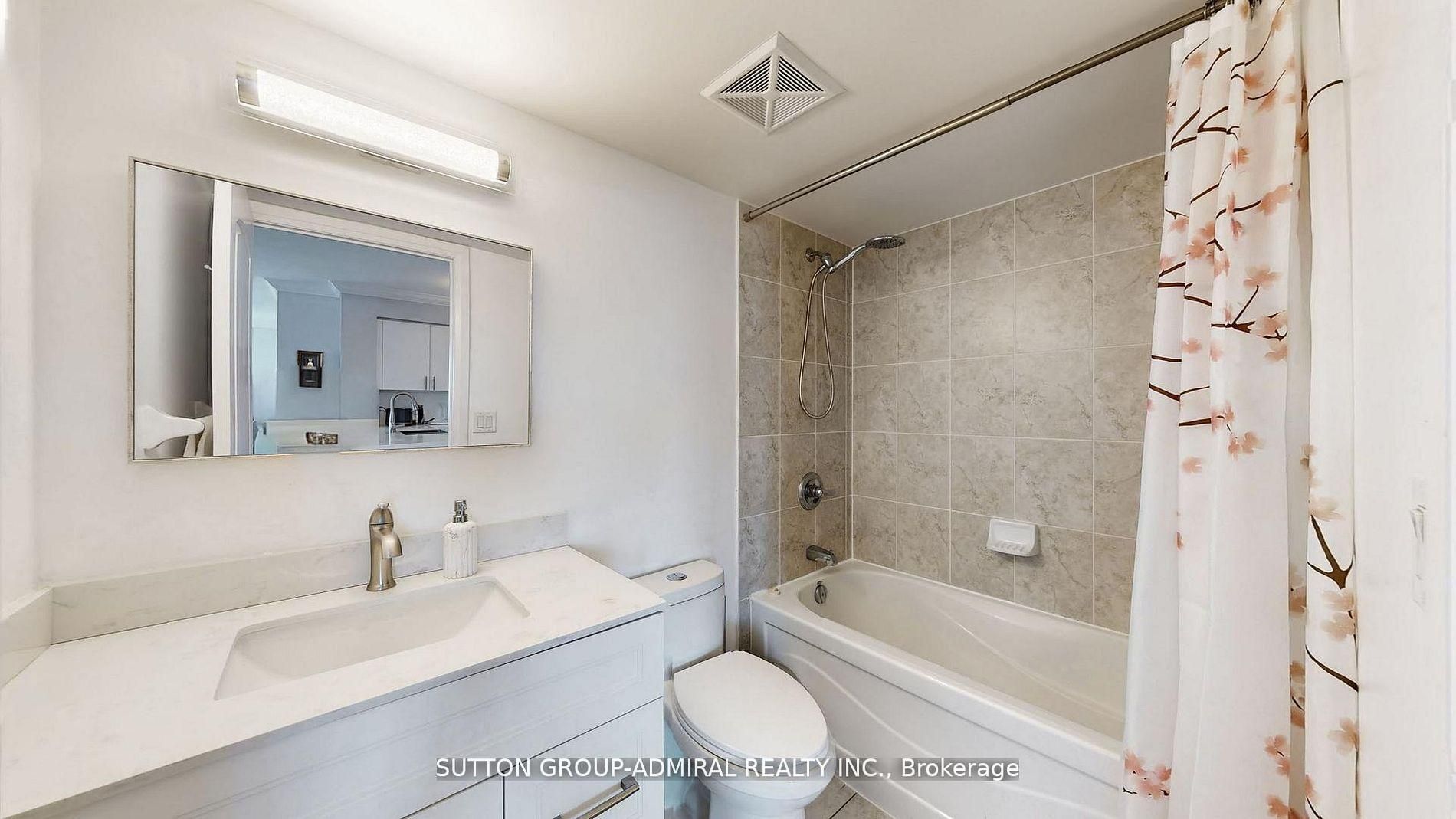 20 North Park Road 811, Vaughan, ON L4J 0G7