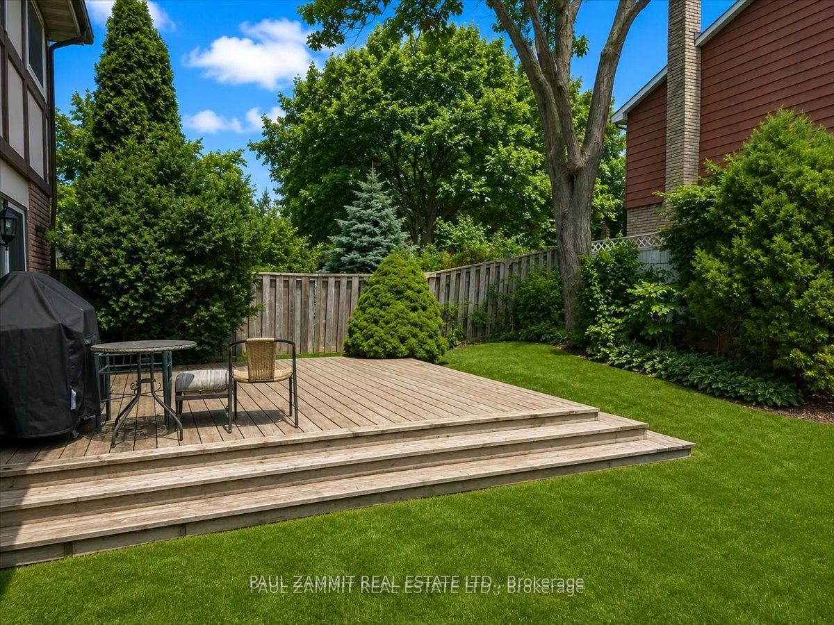 210 Bayview Fairways Drive, Markham, ON L3T 2Z3