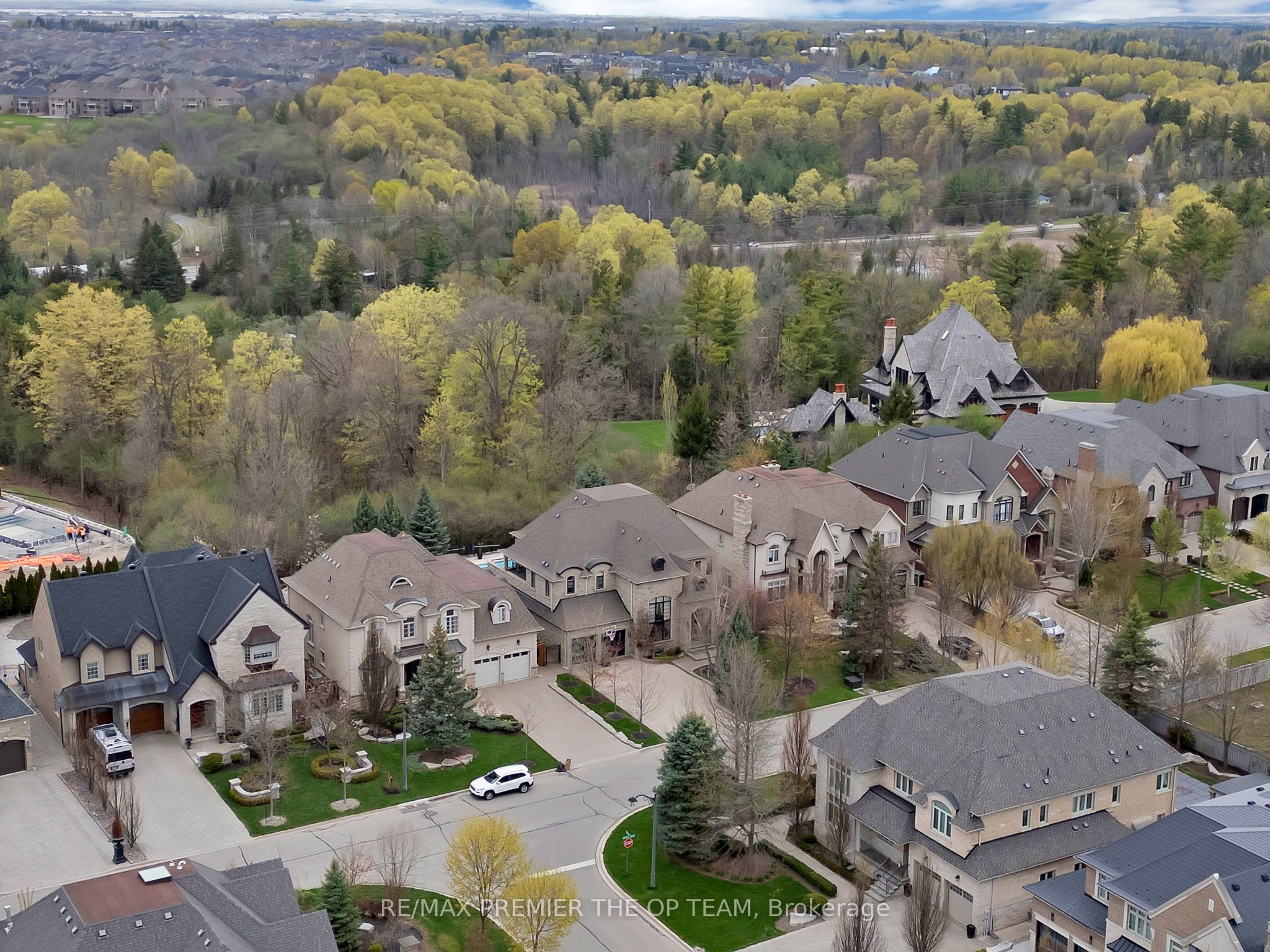 62 Autumn Grove Court, Vaughan, ON L0J 1C0