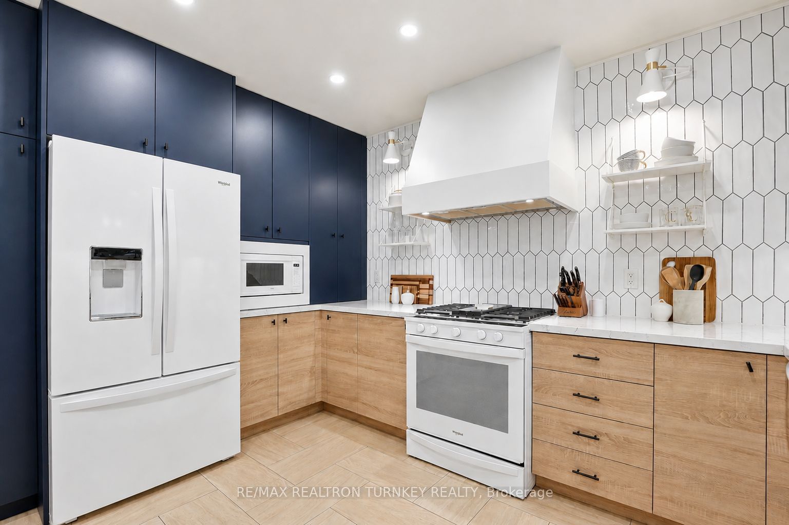 818 Exceller Circle, Newmarket, ON L3X 1P6
