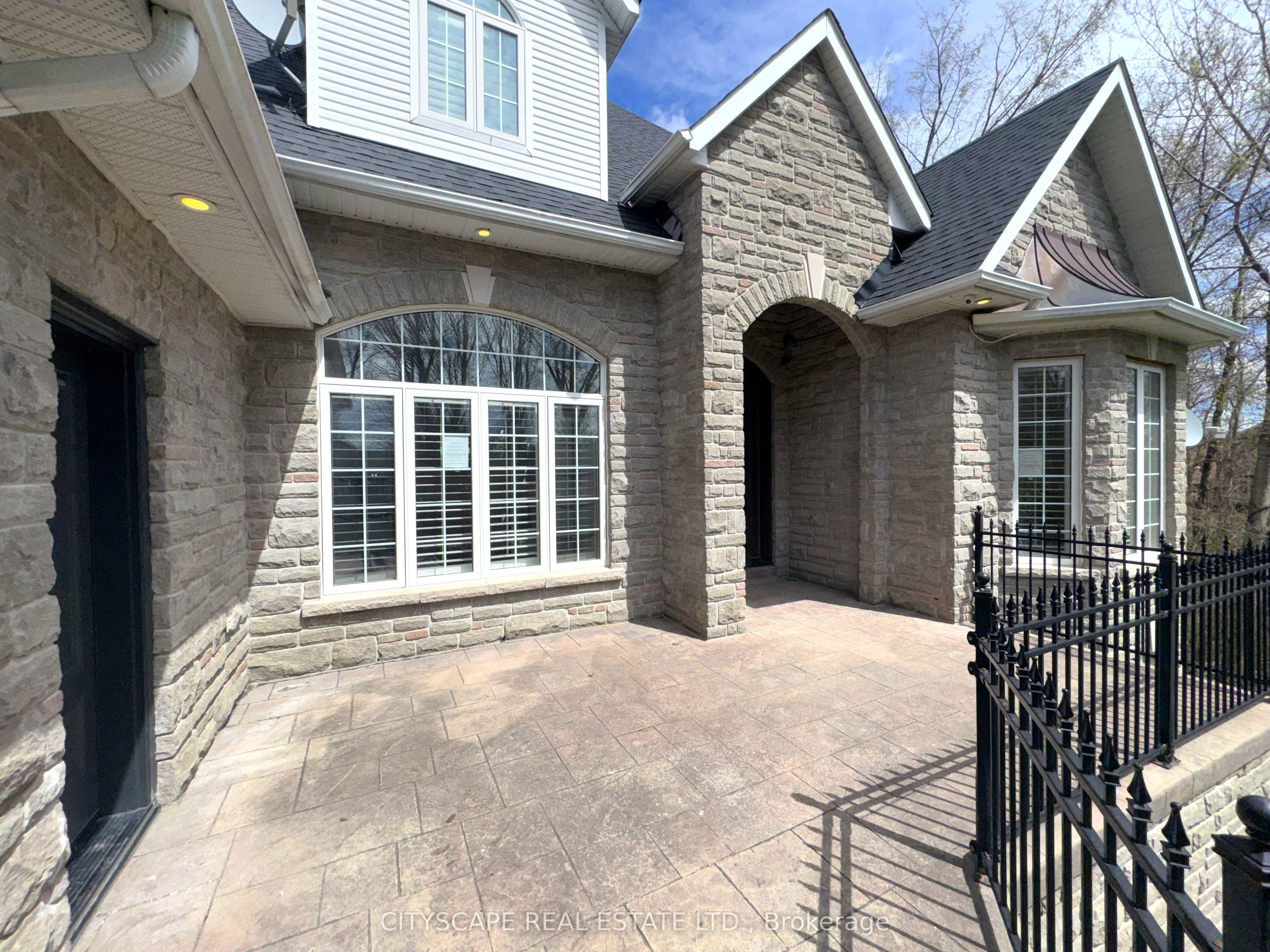 369 Coventry Hill Trail, Newmarket, ON L3X 2A1