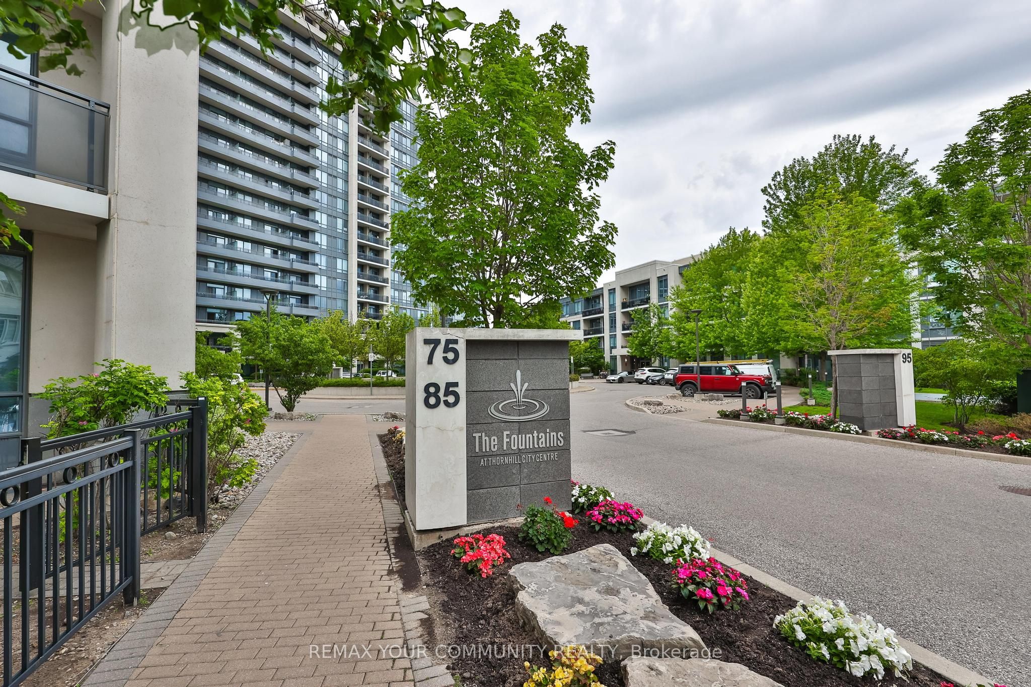 75 North Park Road 1601, Vaughan, ON L4J 0H8