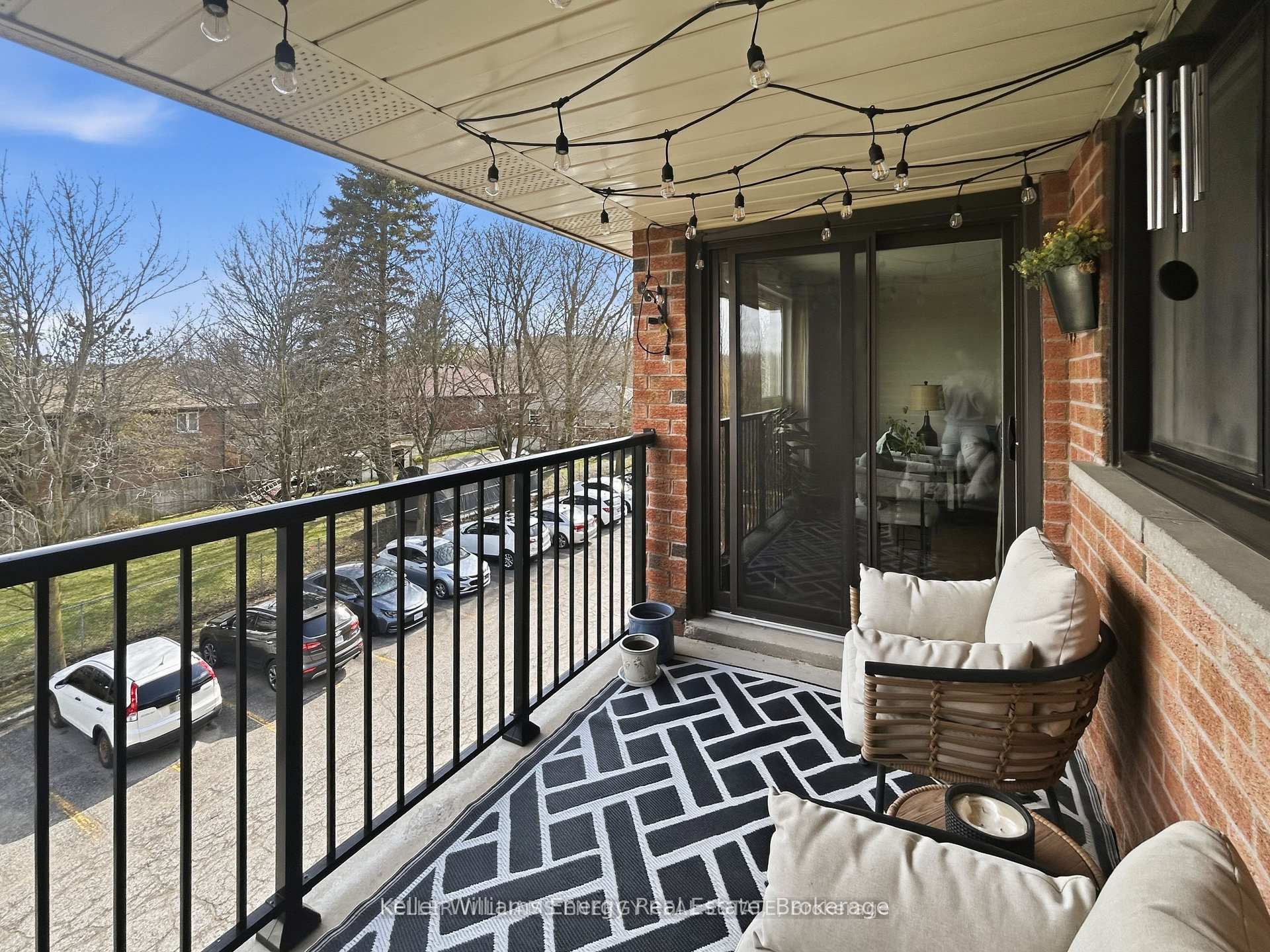 219 Main Street N 304, Uxbridge, ON L9P 1C4