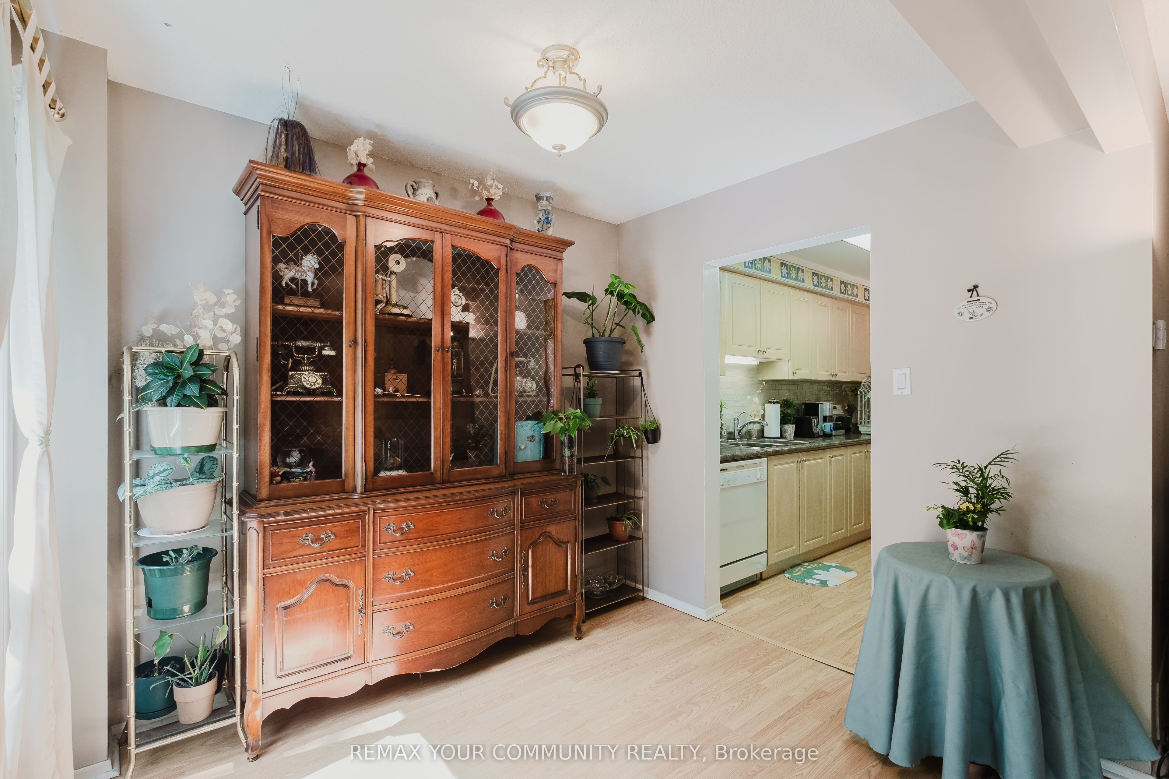 27 Dunkeld Way, Markham, ON L3T 4Y8