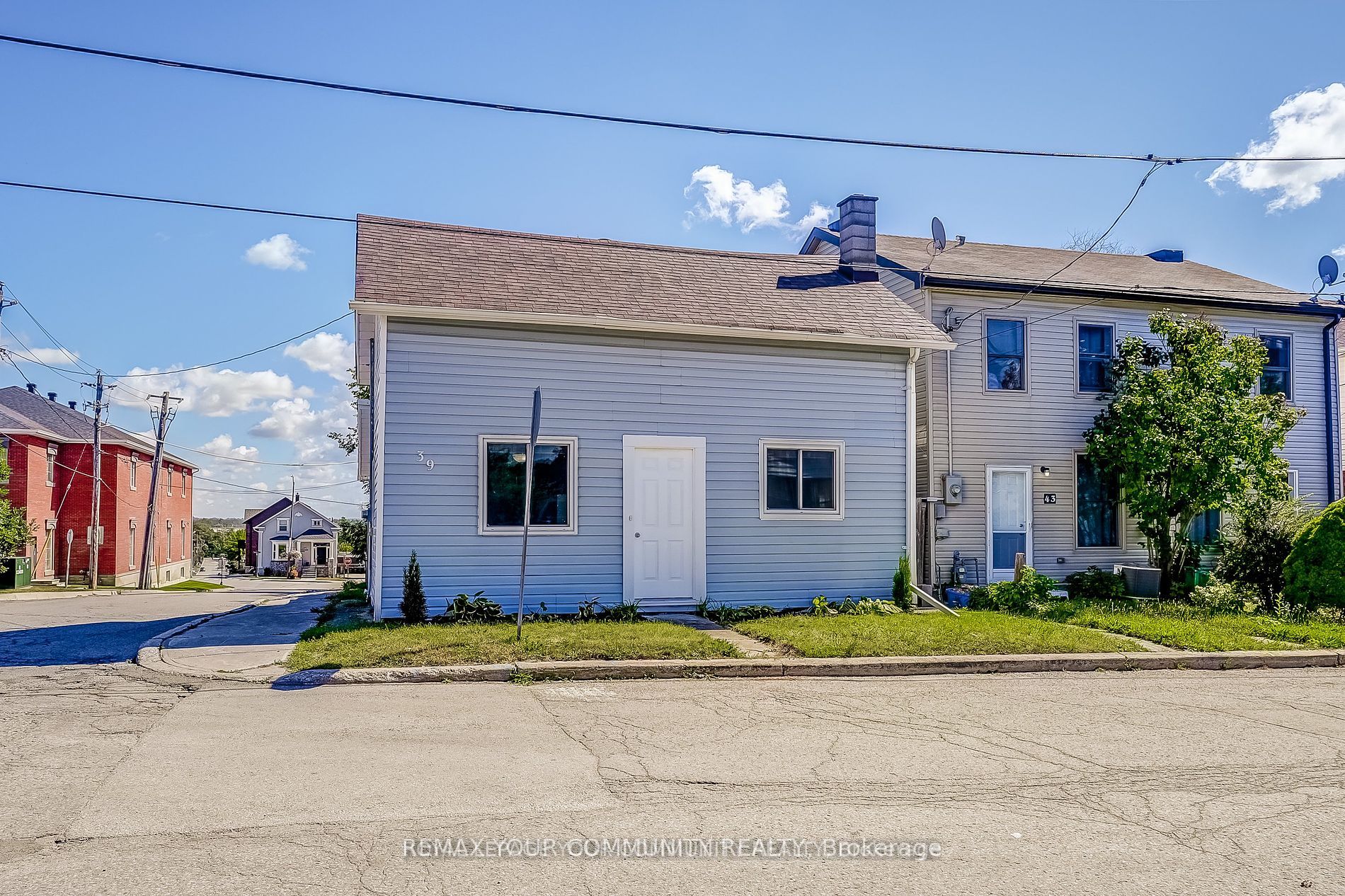 39 Drury Street, Bradford West Gwillimbury, ON L3Z 1W9