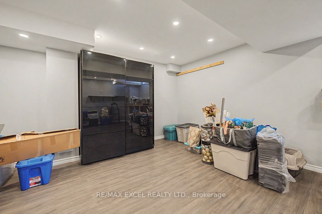 33 Brown Lane, Whitchurch-Stouffville, ON L4A 0V1