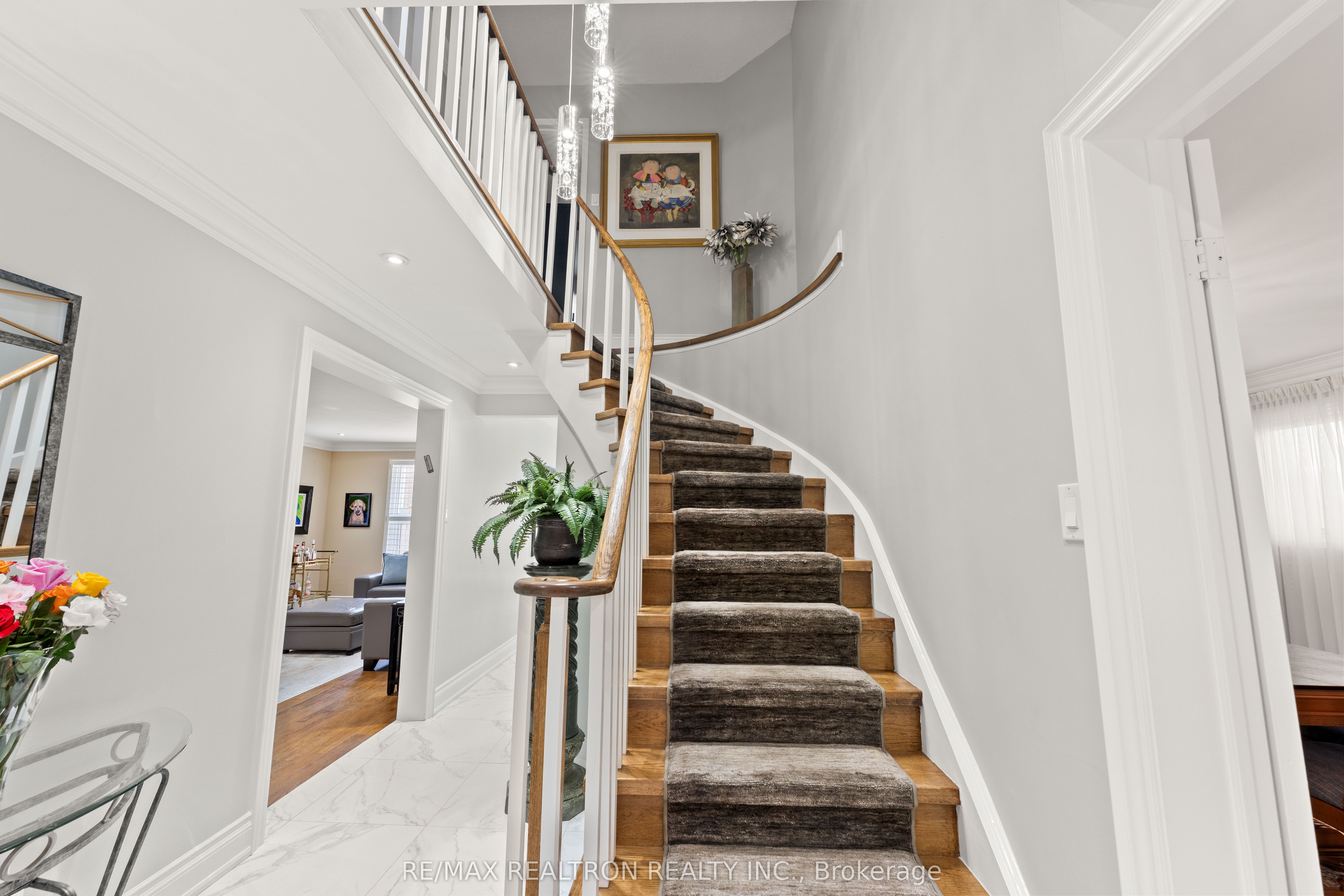 10 Millcreek Crescent, Vaughan, ON L4J 6N5