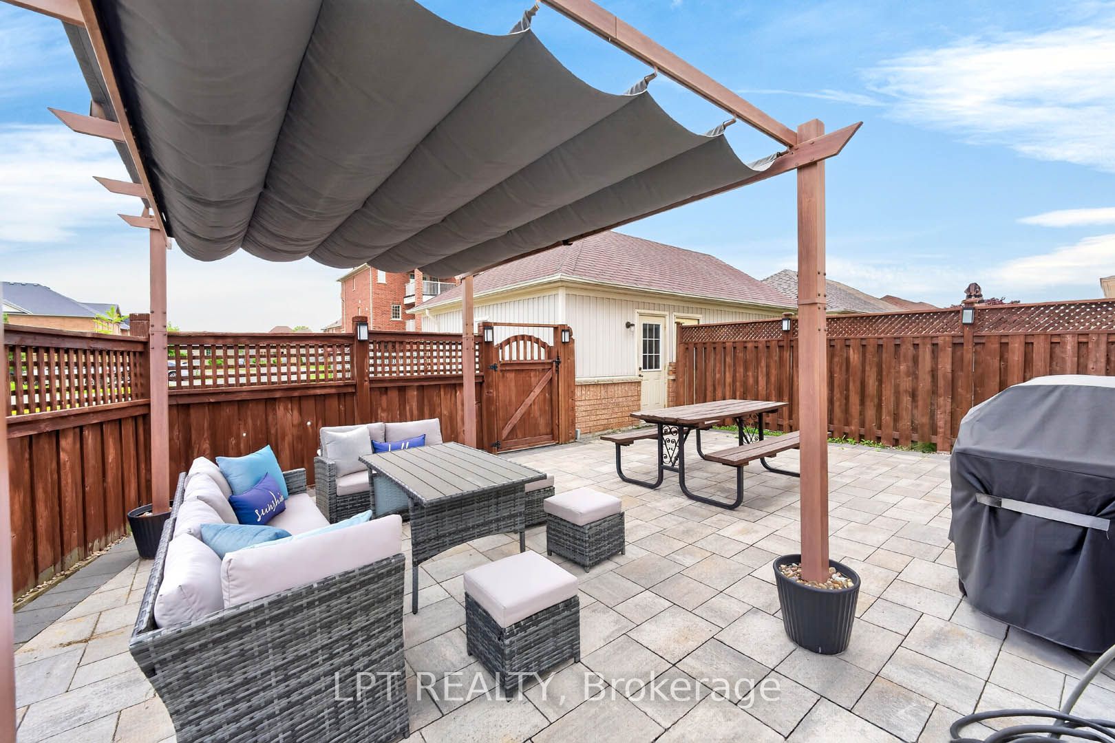 32 William Gaspar Court, Markham, ON L6B 1H8