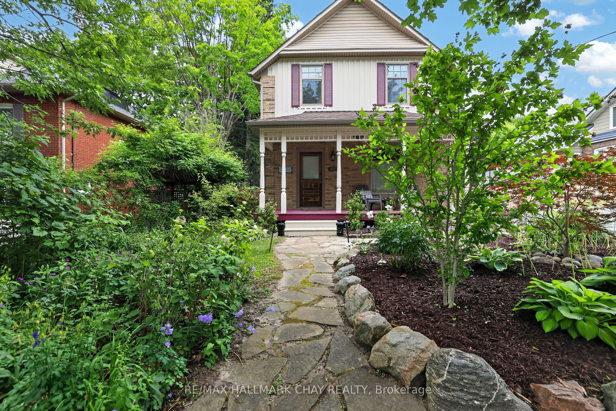 613 Queen Street, Newmarket, ON L3Y 2J1