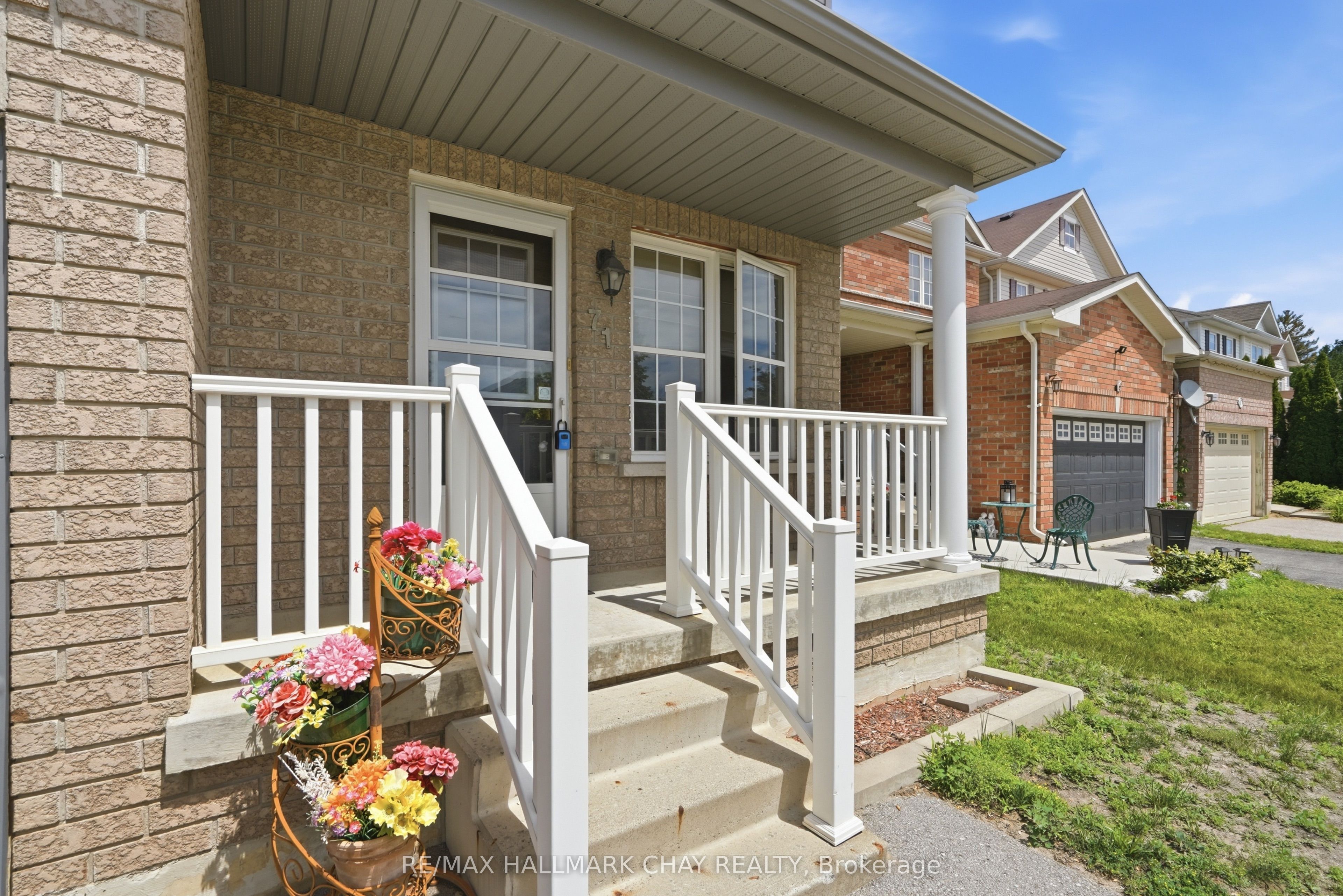71 Stonemount Crescent, Essa, ON L0M 1B4