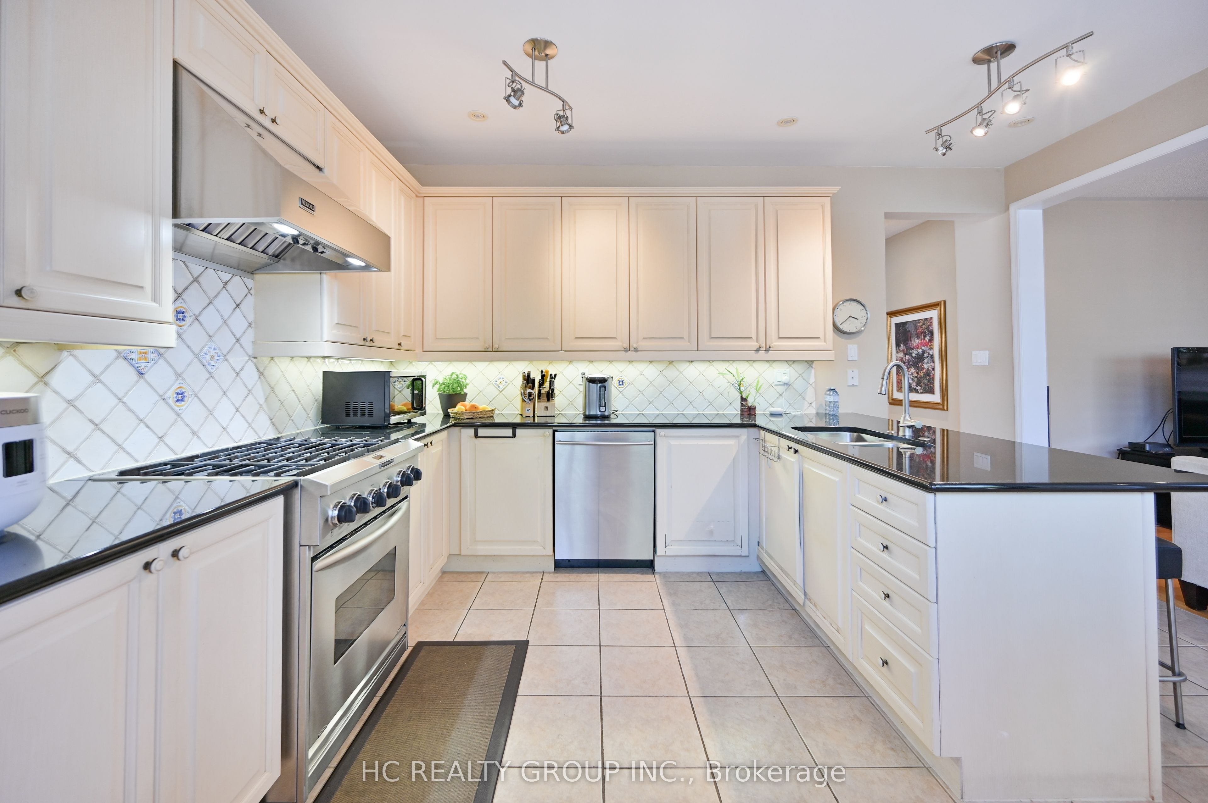 17 Landsdown Crescent, Markham, ON L6E 1N5