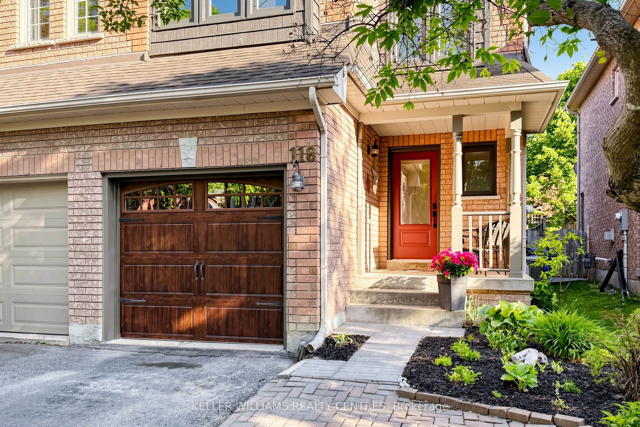 118 Woodroof Crescent, Aurora, ON L4G 7H2