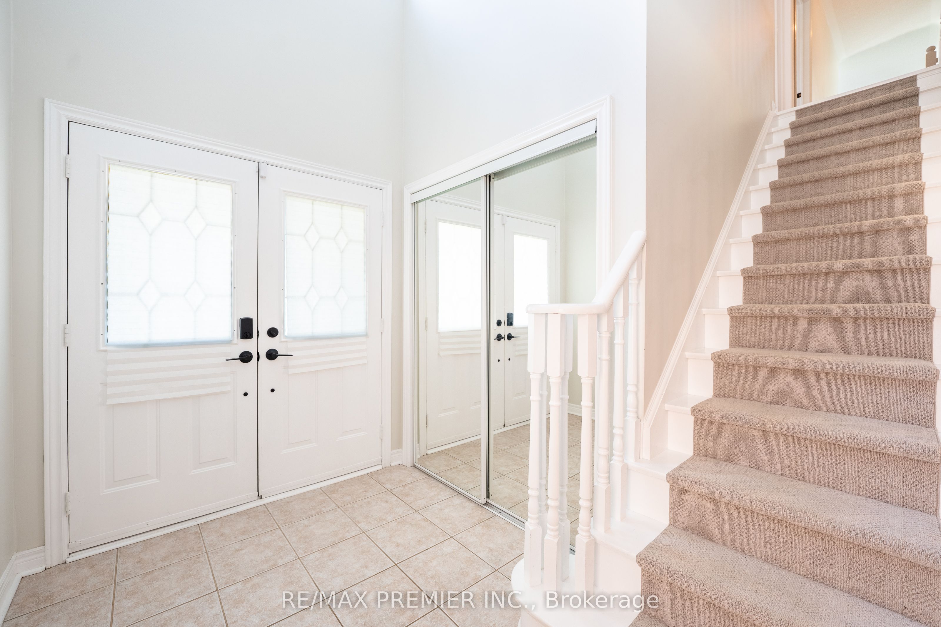 22 Laura Sabrina Drive, Vaughan, ON L4H 1M6