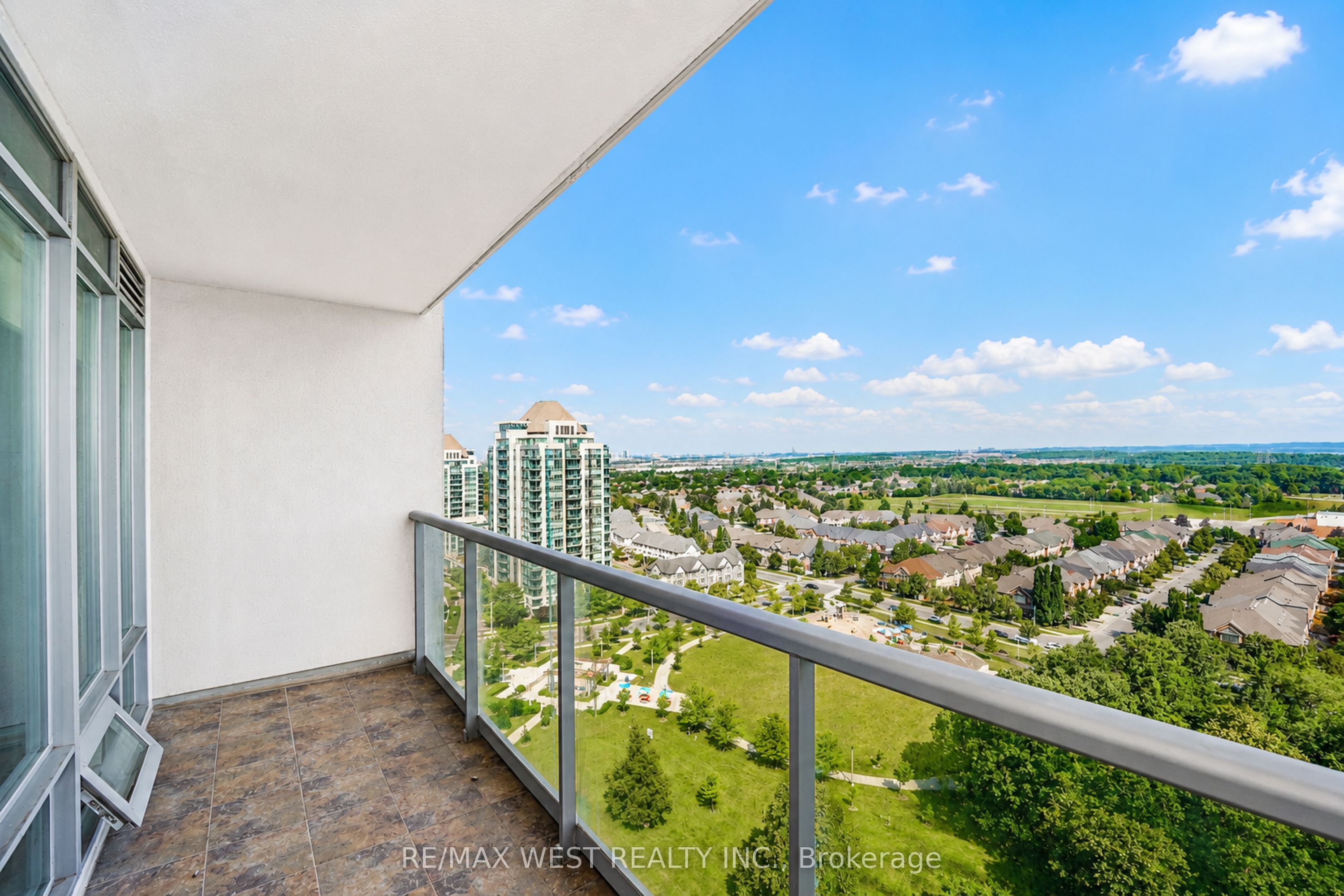 7 North Park Road 1808, Vaughan, ON L4J 0C9