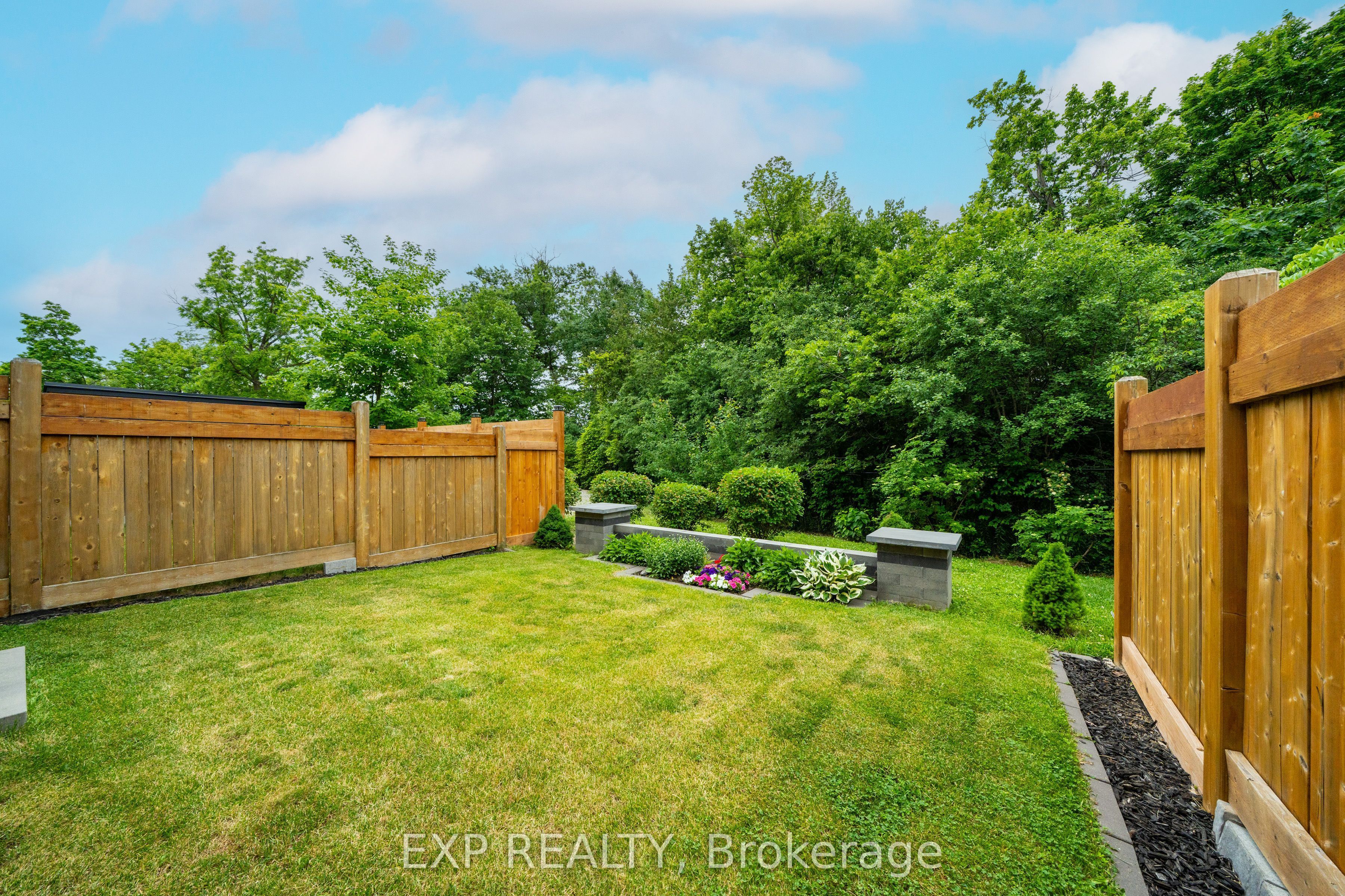 20 Crestridge Drive, Vaughan, ON L4J 0K1