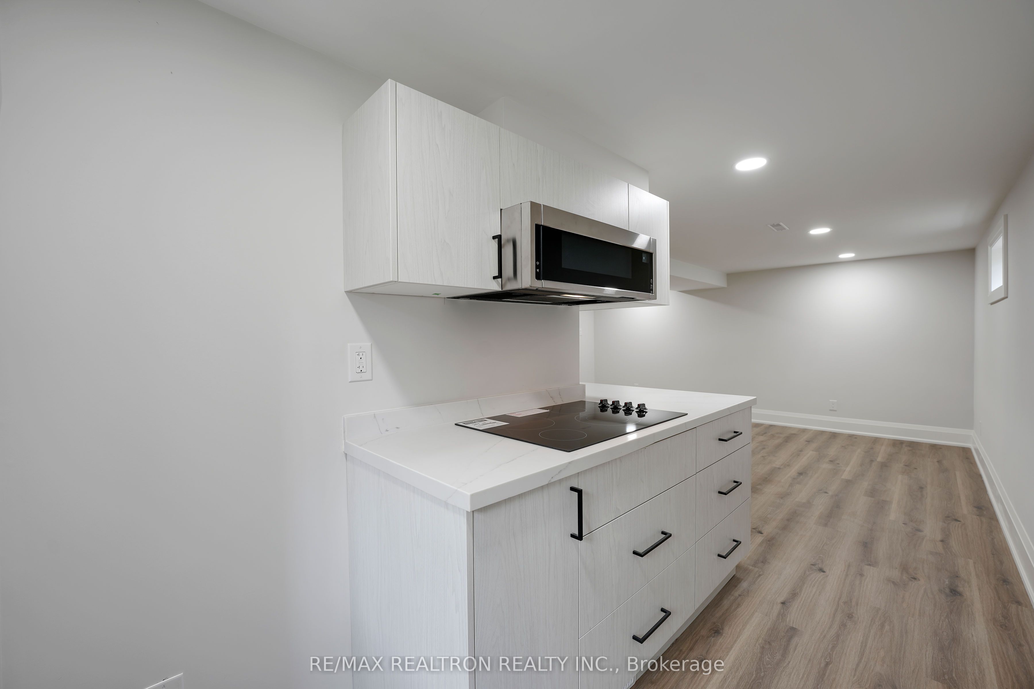 105 Murray Drive, Aurora, ON L4G 2C4