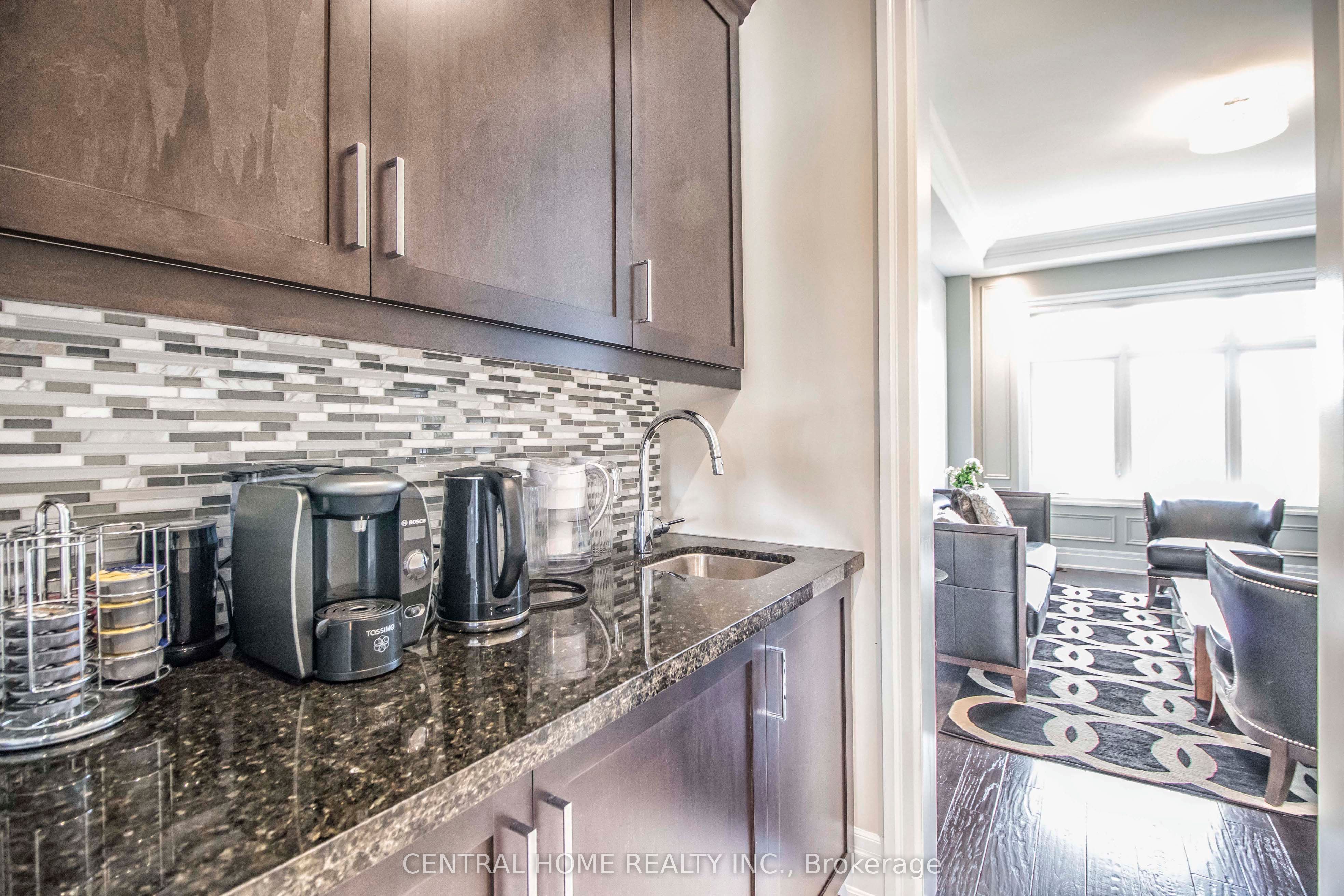 122 Burns Boulevard, King, ON L7B 0M2