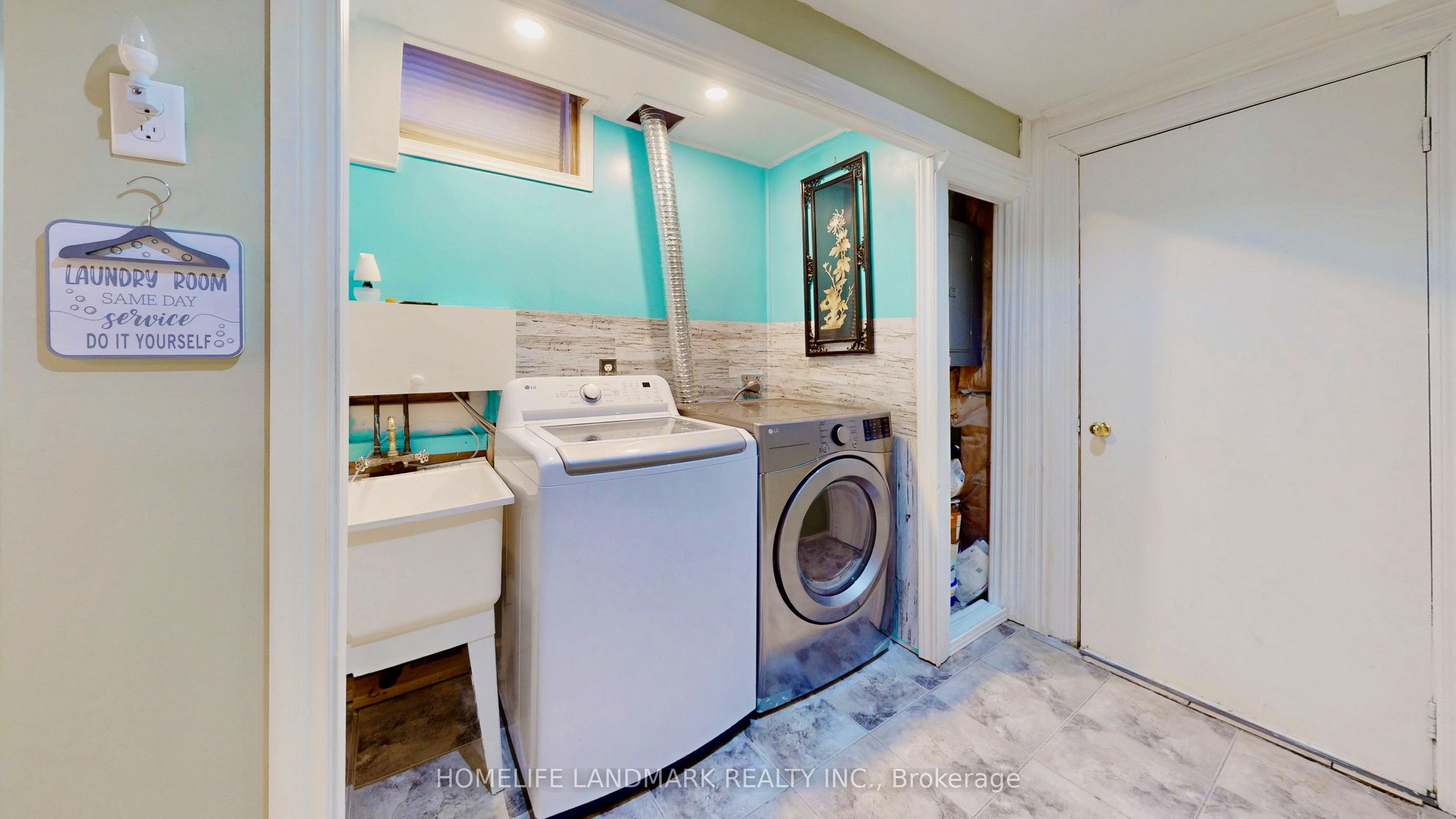 32 Arco Circle, Vaughan, ON L6A 3Z7