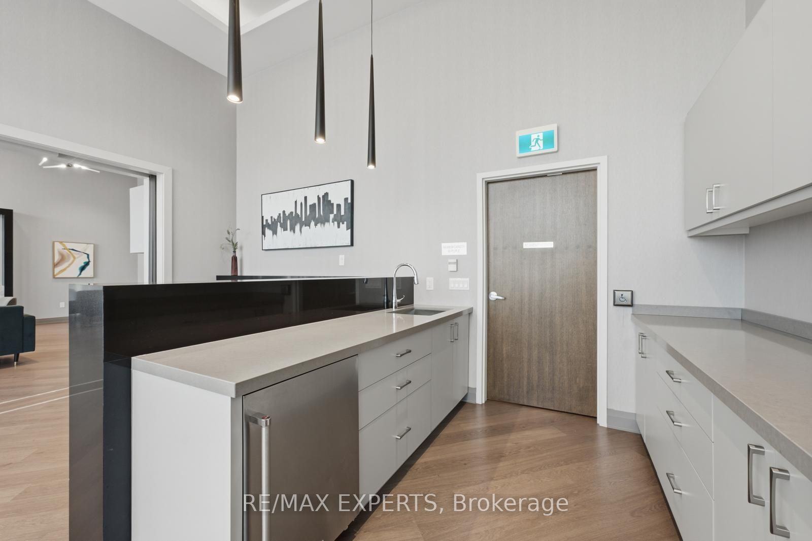 100 Eagle Rock Way PH1210, Vaughan, ON L6A 5B9