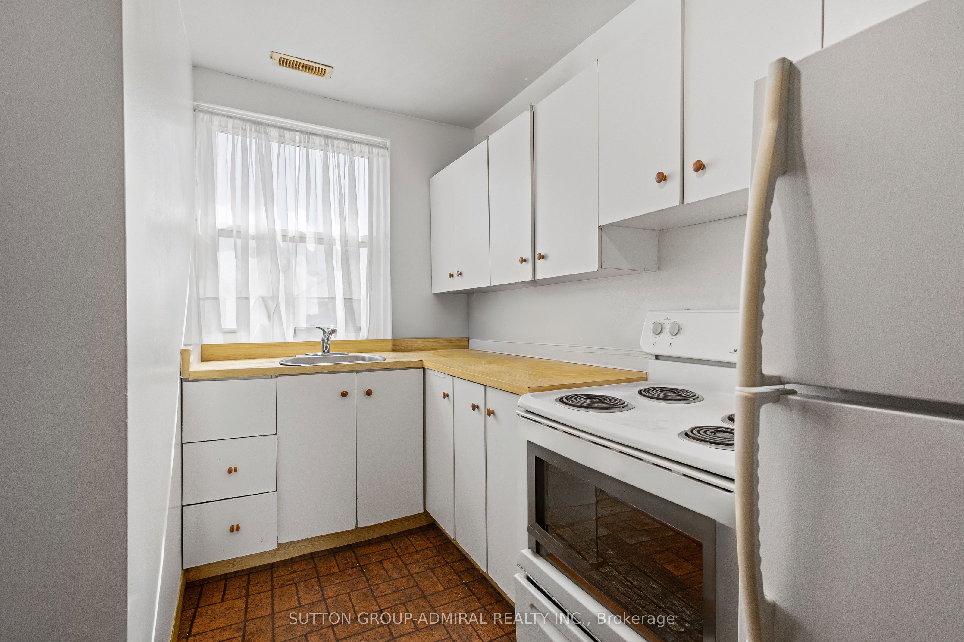 6745 Main Street, Whitchurch-Stouffville, ON L4A 6B5