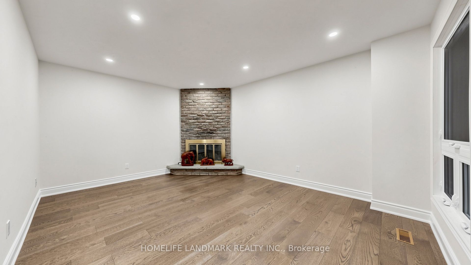 31 Fullerton Crescent, Markham, ON L3R 3G4