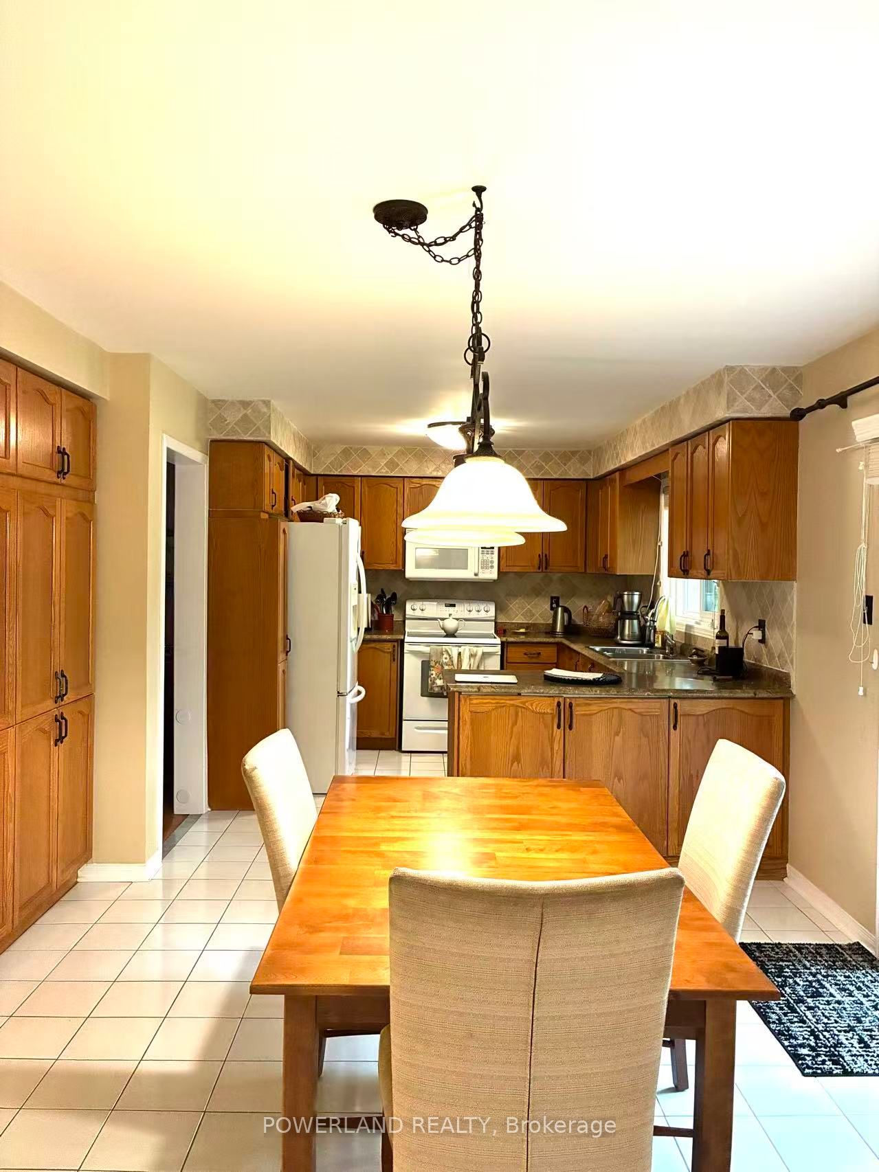816 Hollander Road, Newmarket, ON L3Y 8H4