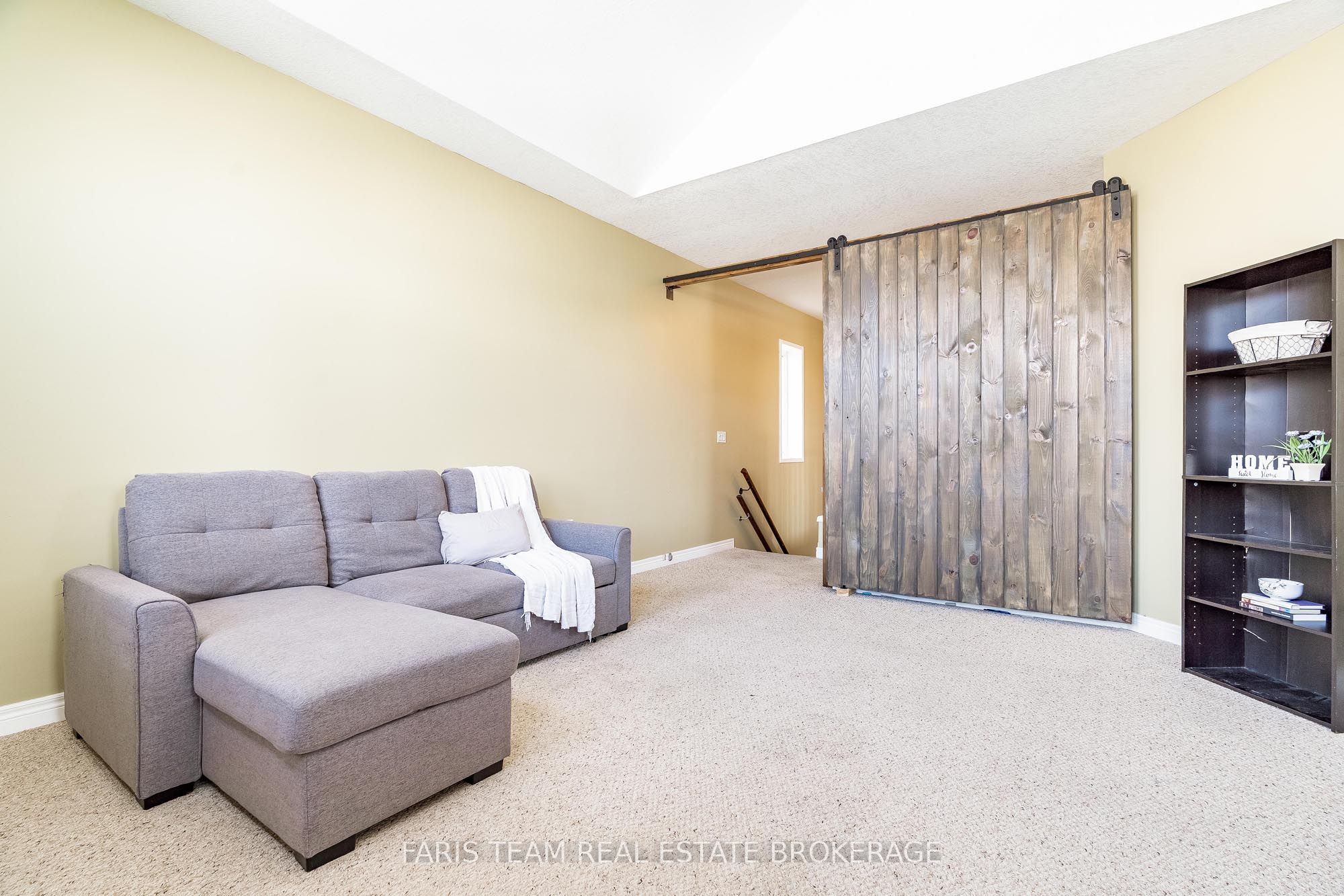 1845 Lamstone Street, Innisfil, ON L9S 4Z8