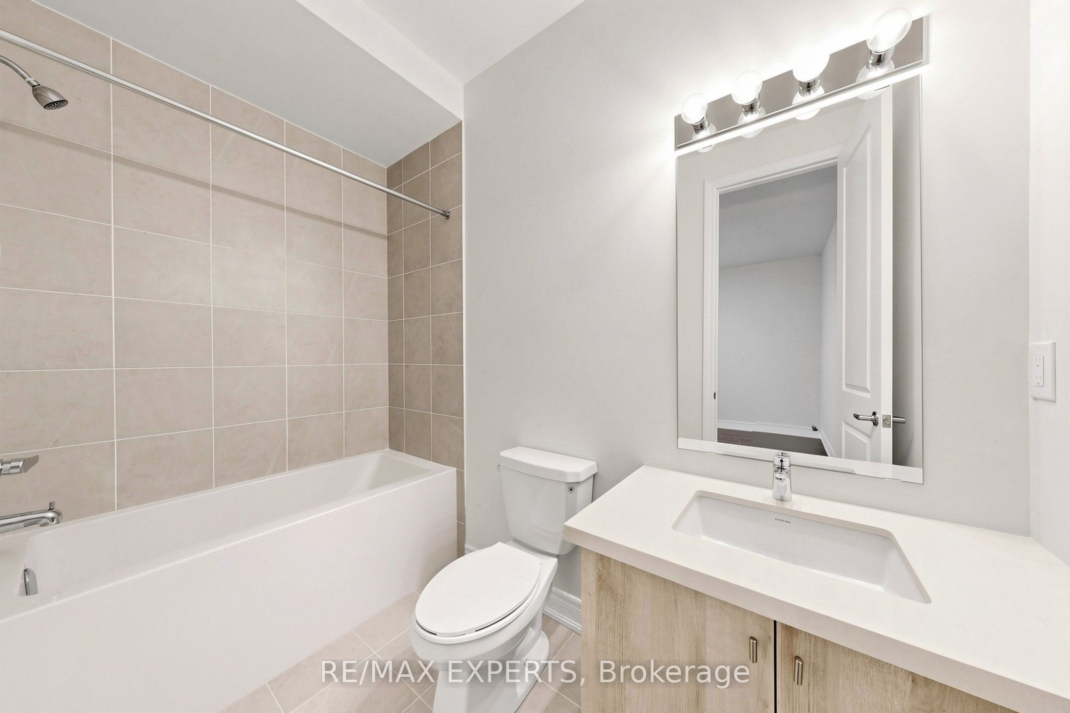 60 Bud Leggett Crescent, Georgina, ON L4P 0S9