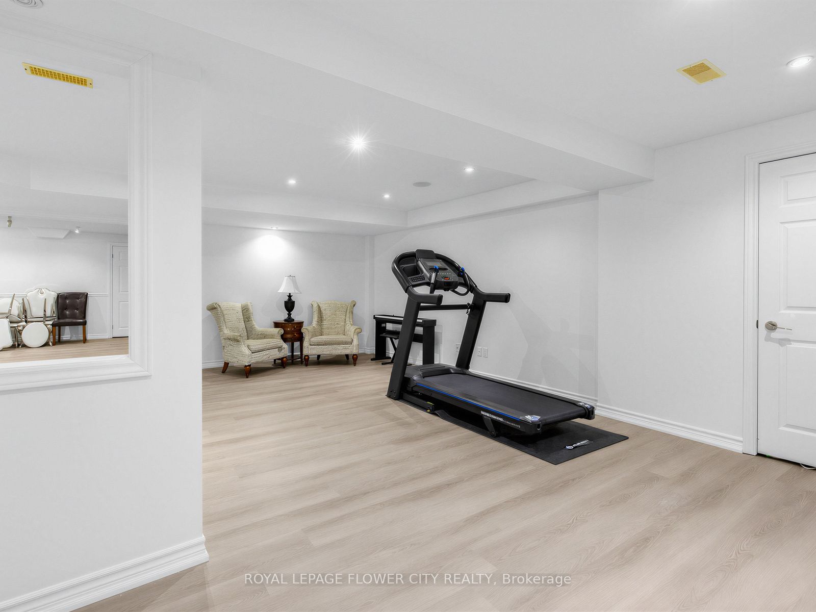 9 Arden Valley Street, Richmond Hill, ON L4E 4J3