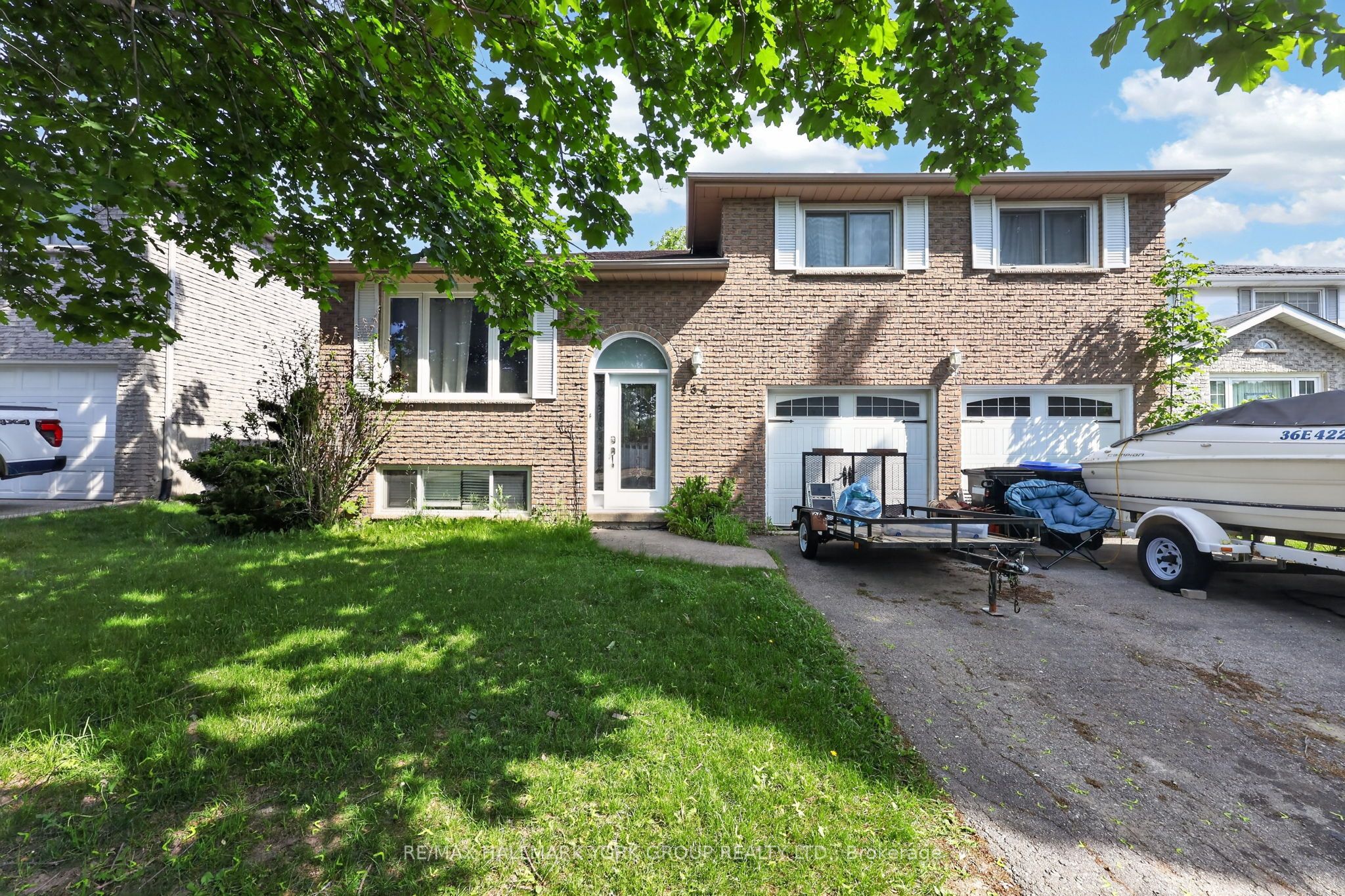 134 Crown Crescent, Bradford West Gwillimbury, ON L3Z 2L5