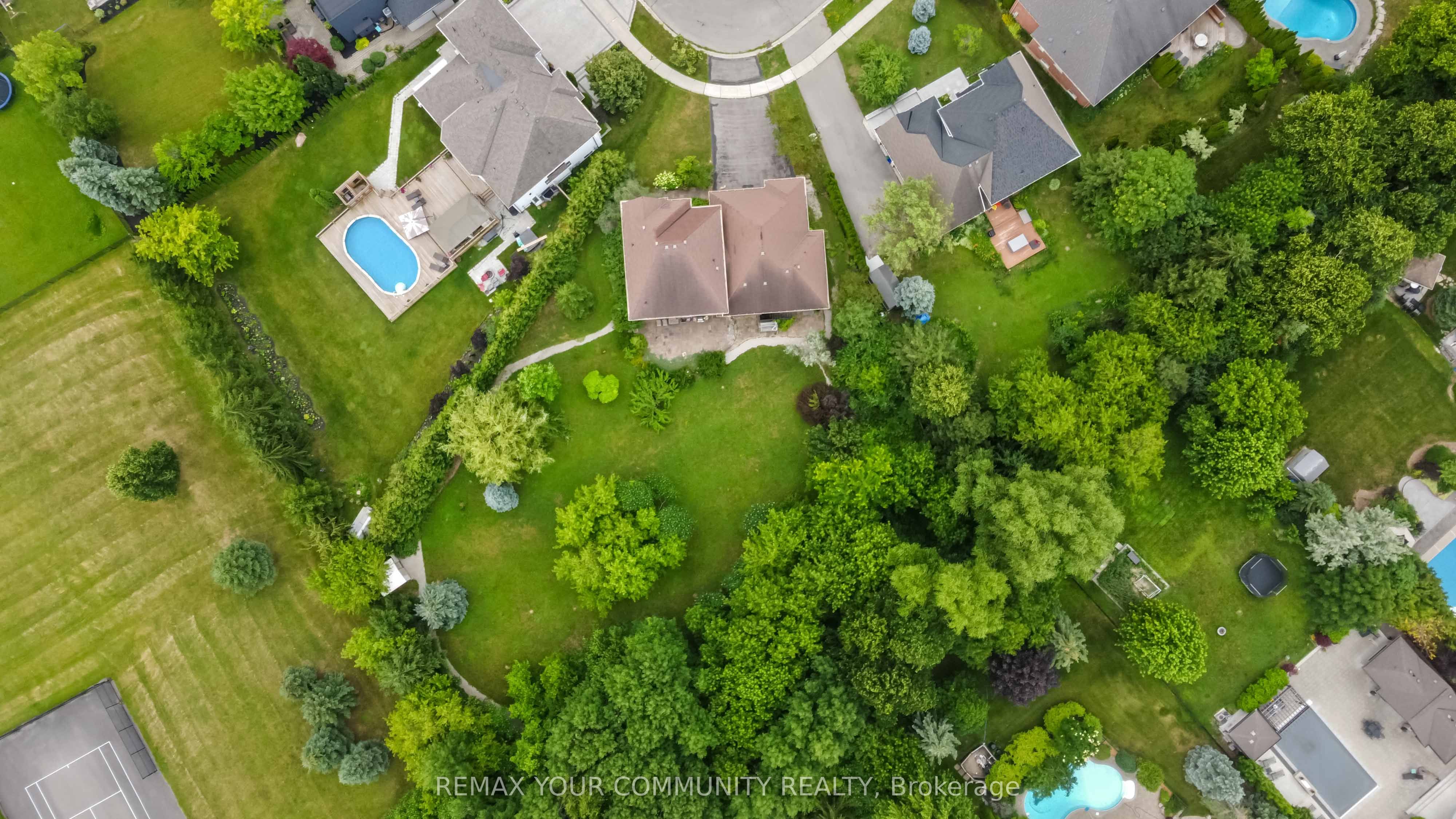 40 Hunterwood Chase, Vaughan, ON L6A 3R9