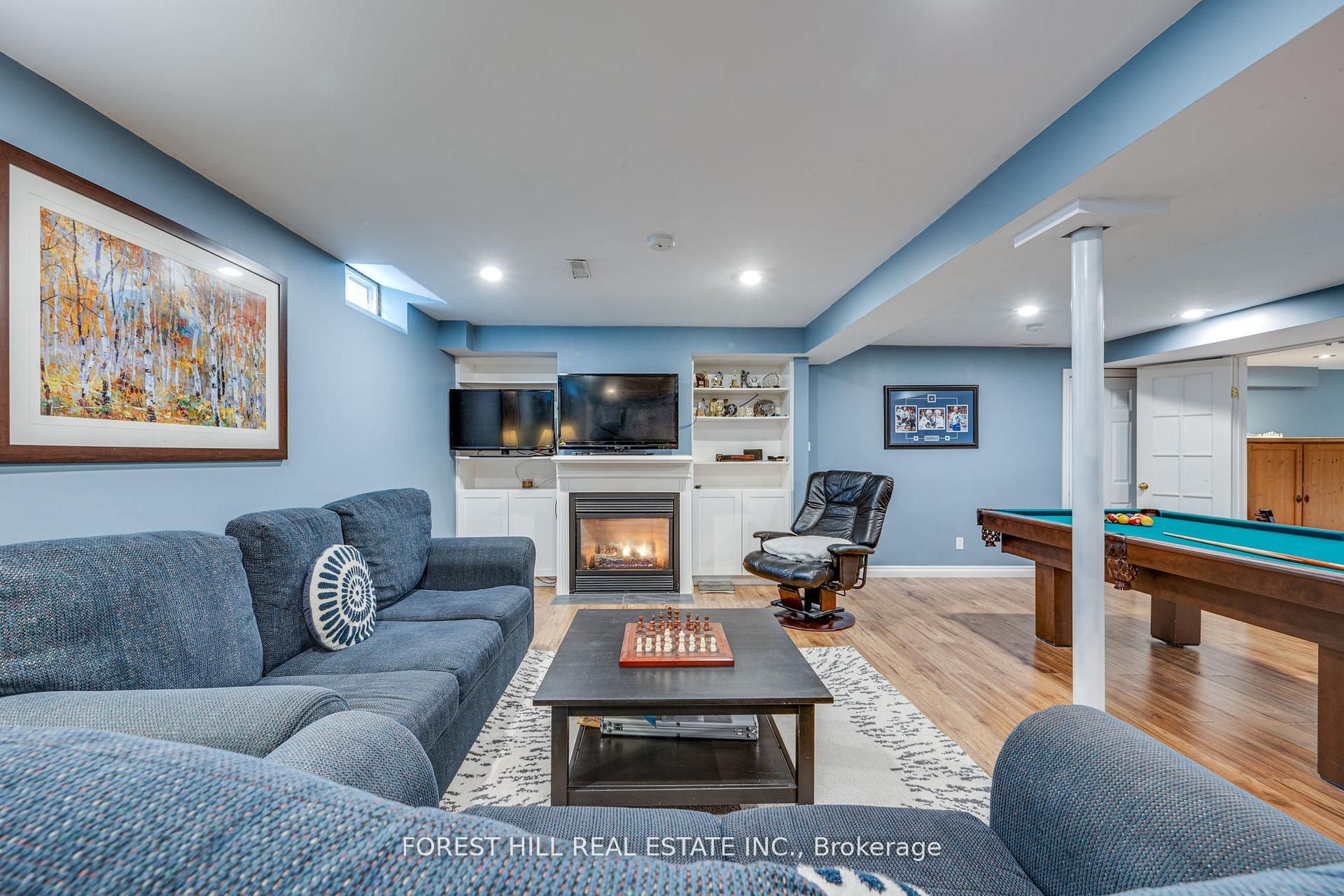 4 Milgate Place, Aurora, ON L4G 5R2