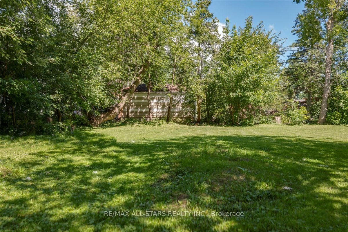 288 Woodycrest Avenue, Georgina, ON L4P 2W2