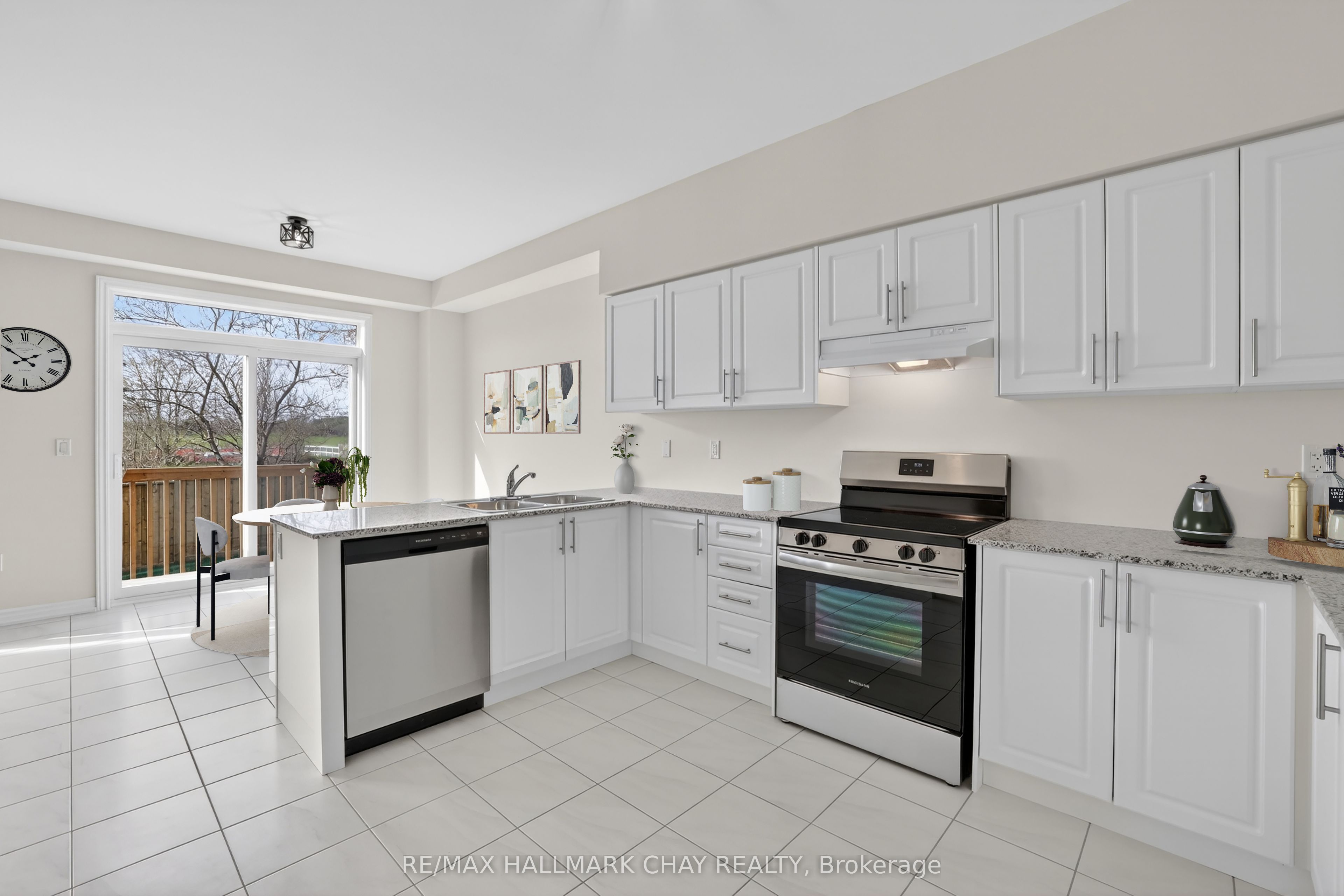 119 Cliff Thompson Court, Georgina, ON L0E 1R0