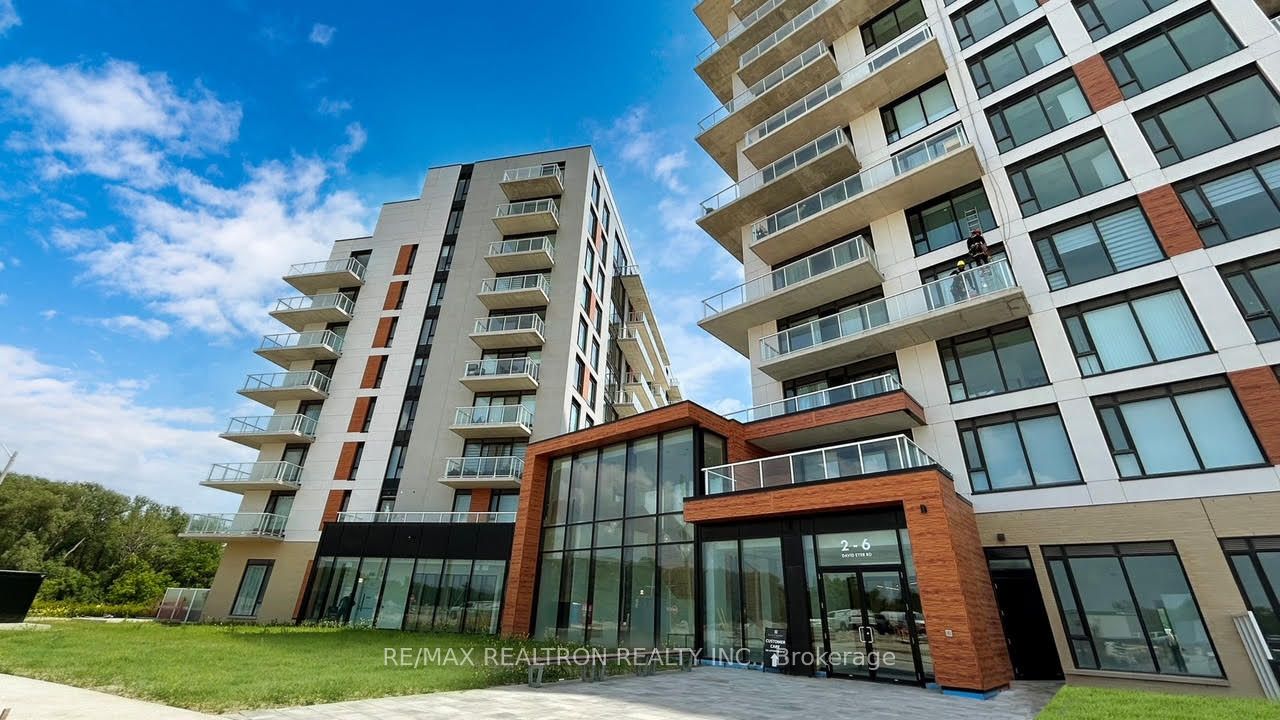 6 David Eyer Road PH915, Richmond Hill, ON L4S 0N5