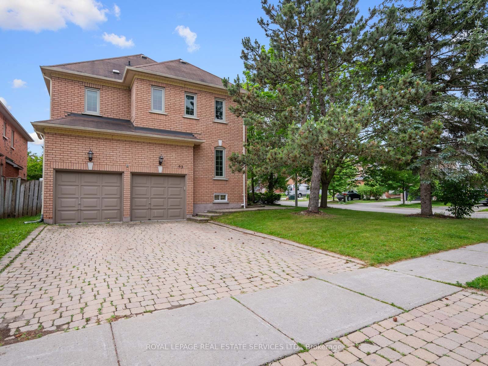 63 Deerglen Terrace, Aurora, ON L4G 6Y2