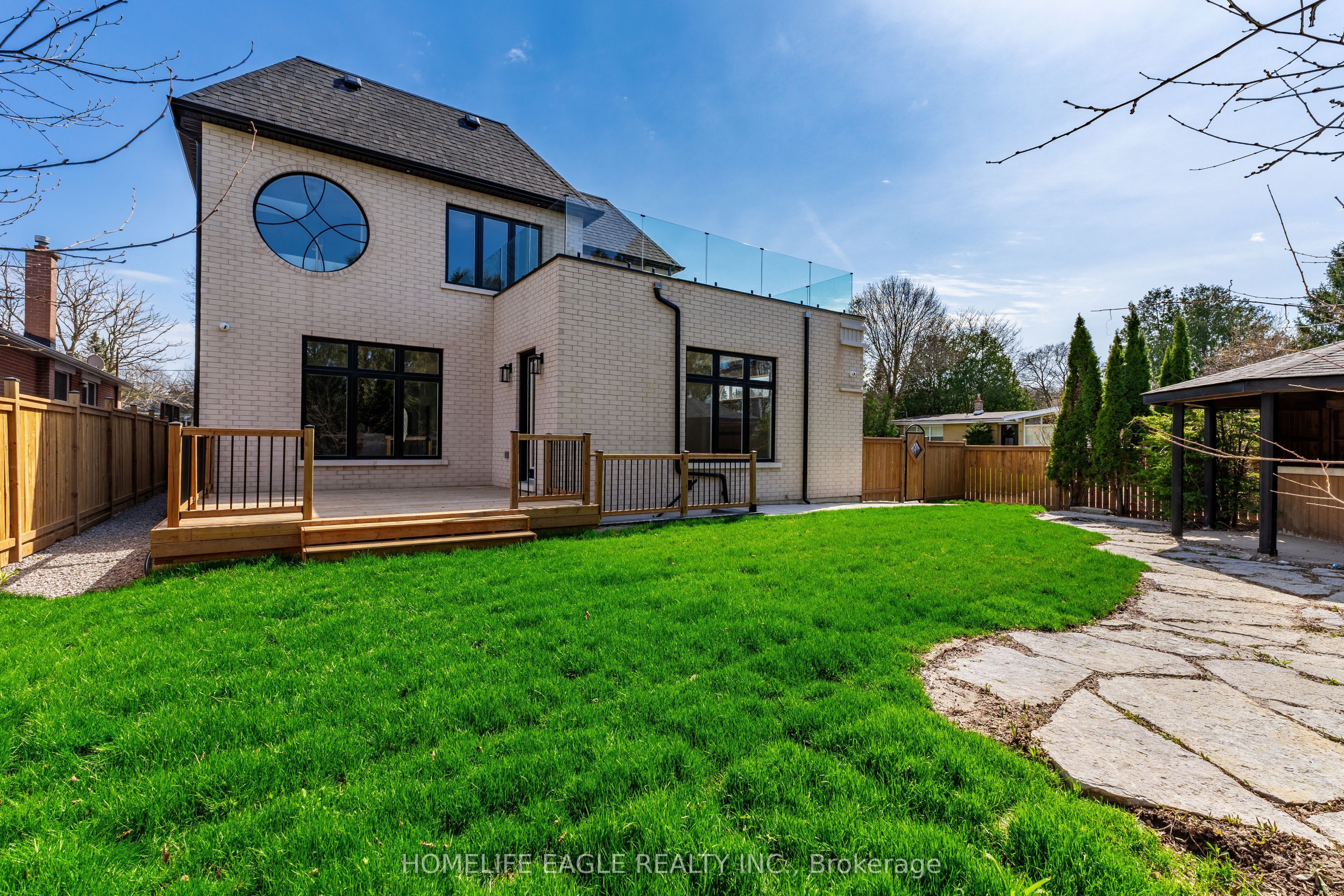52 Child Drive, Aurora, ON L4G 1Y5