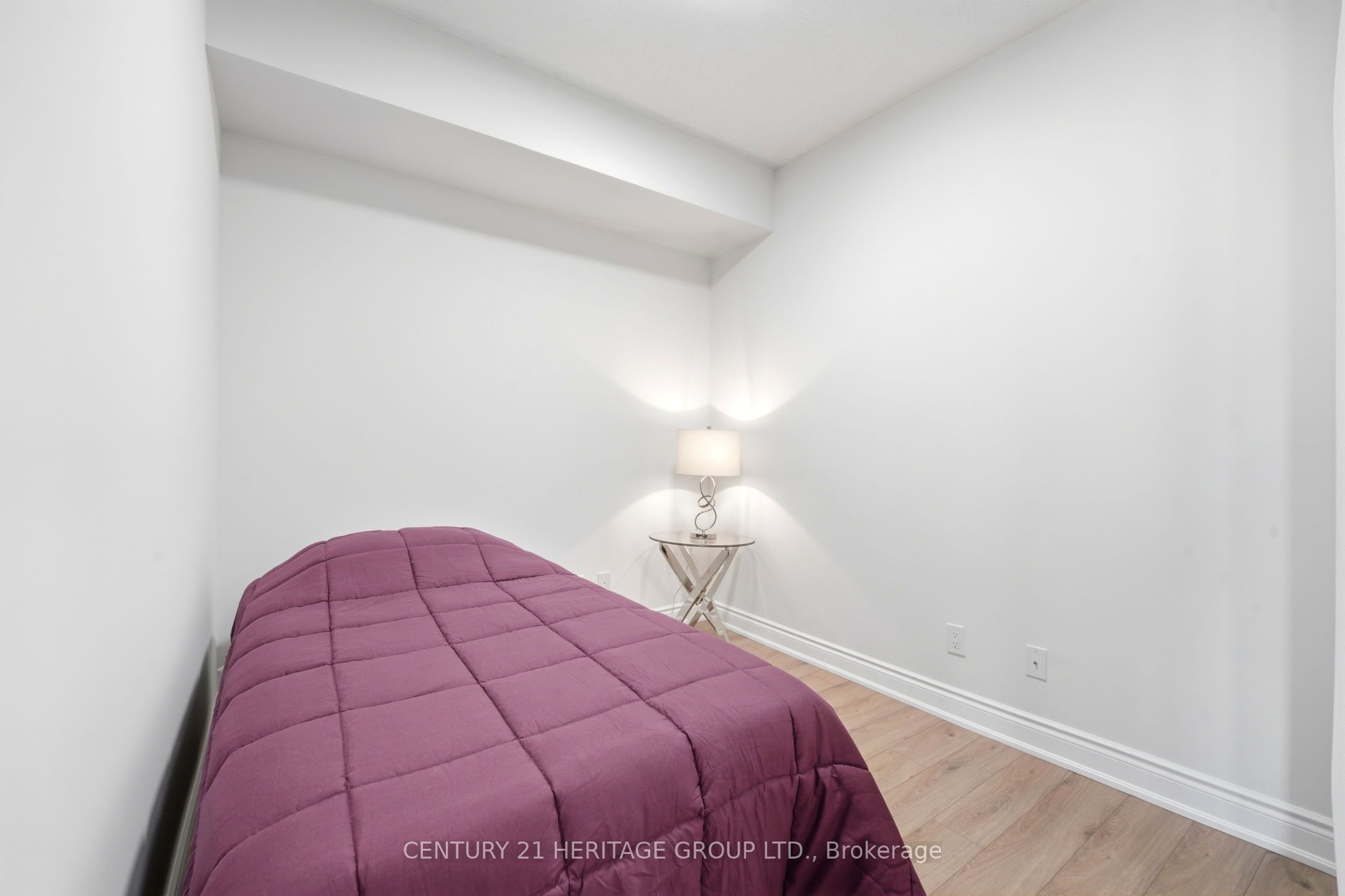 9090 Yonge Street 1106B, Richmond Hill, ON L4C 0Z1
