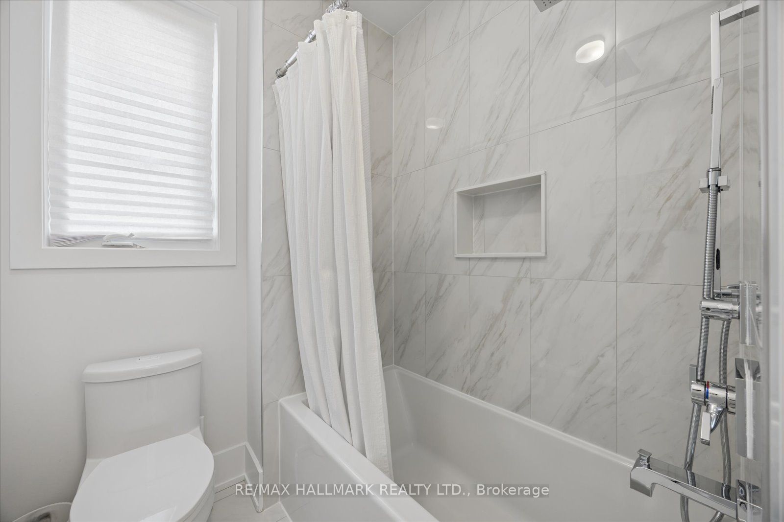 211 Busato Drive, Whitchurch-Stouffville, ON L4A 4X4
