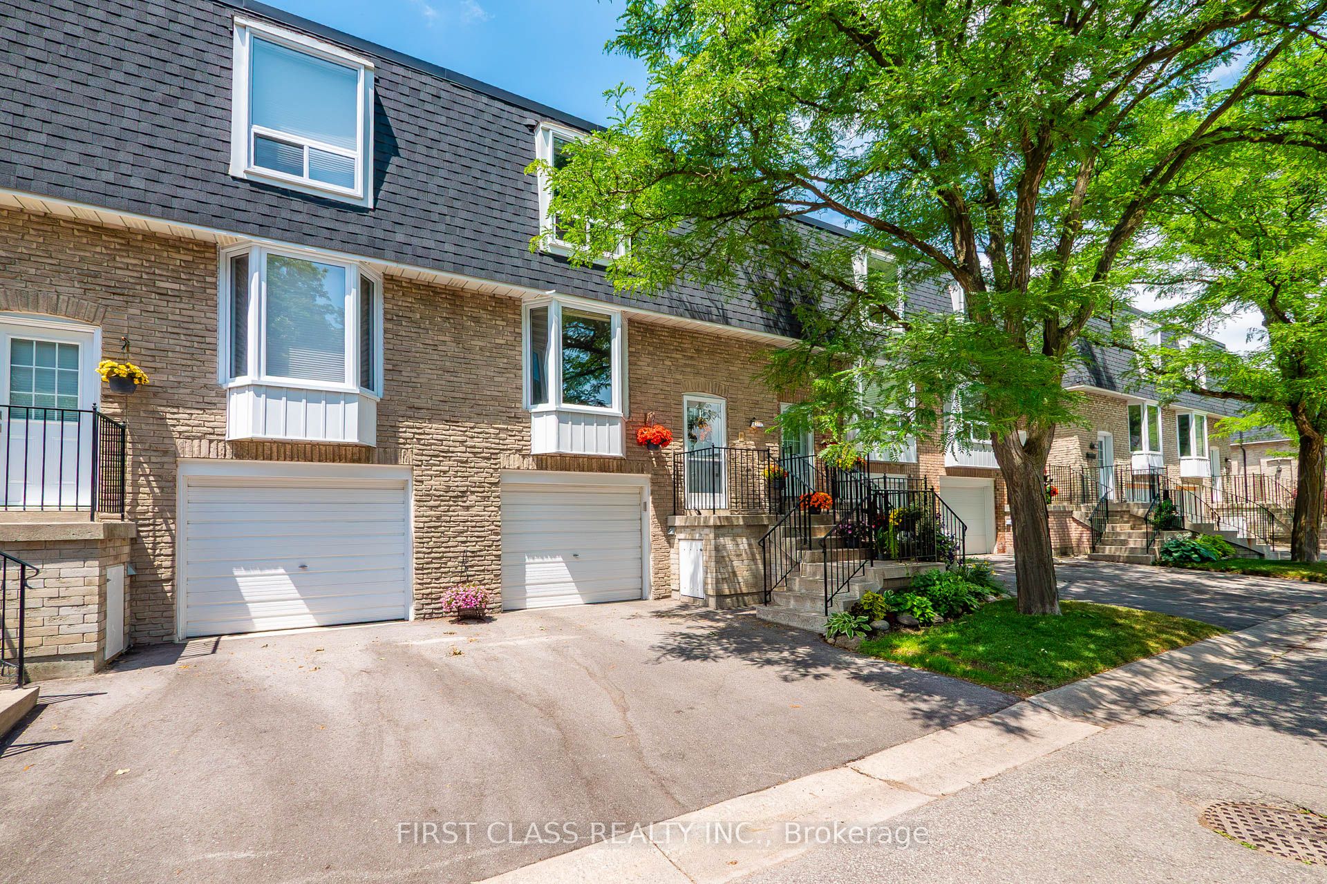 202 Royal Orchard Boulevard, Markham, ON L3T 3E7