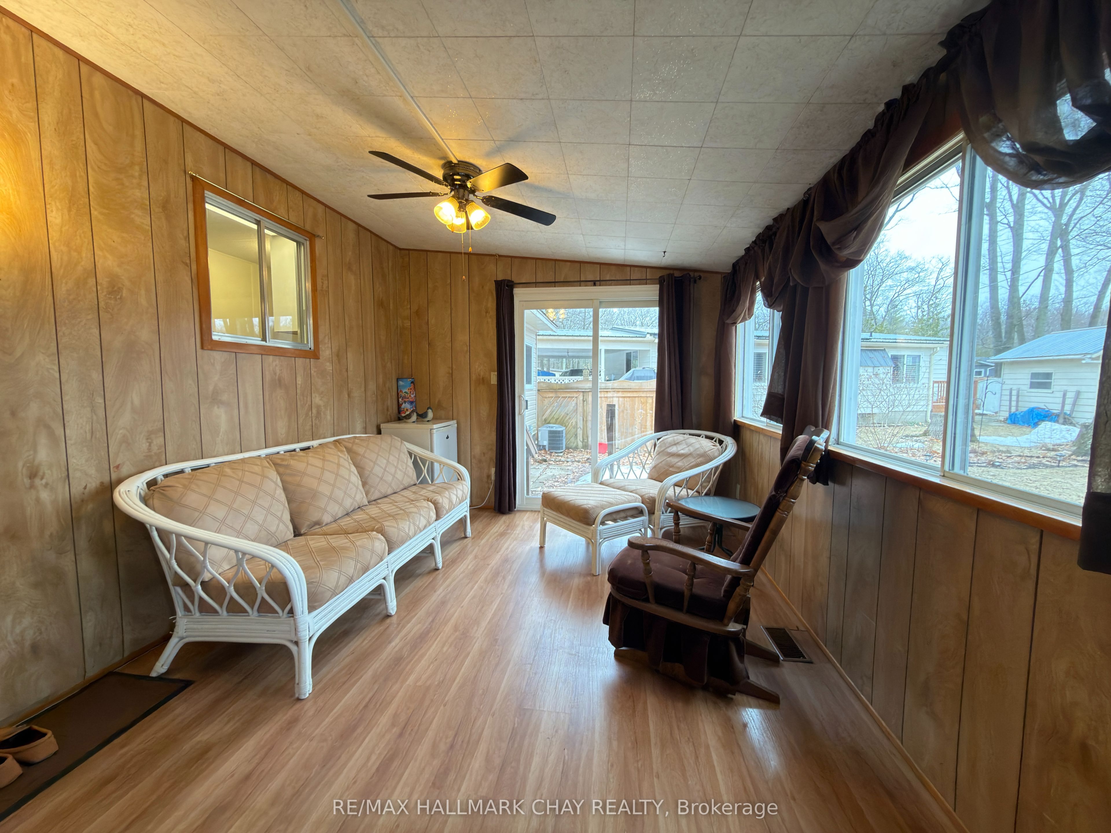 13 Carruthers Street N, Wasaga Beach, ON L9Z 1K2