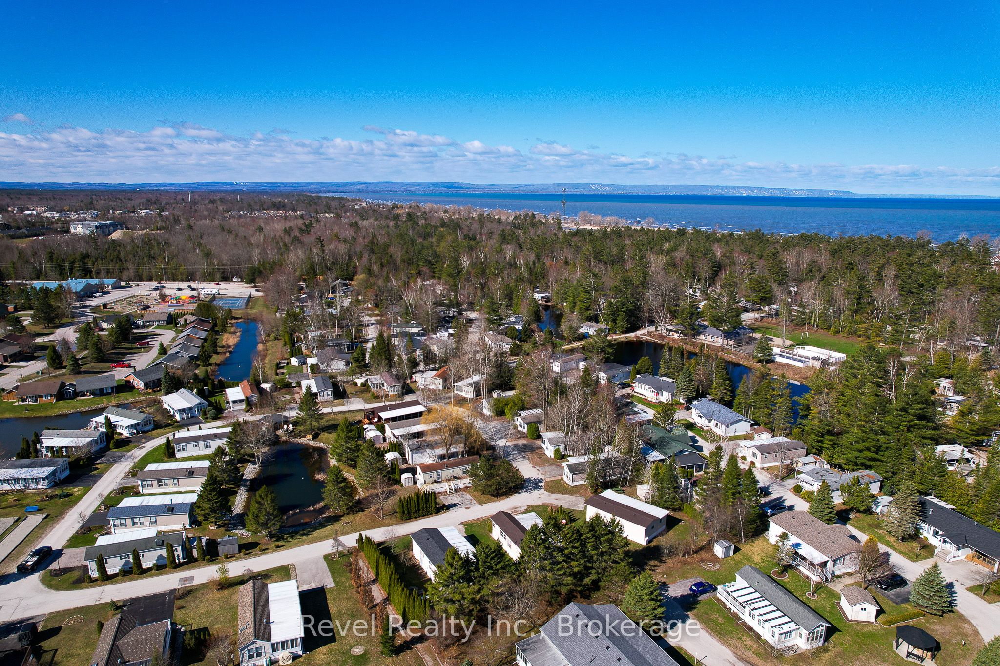 30 Huron Circle, Wasaga Beach, ON L9Z 1X7