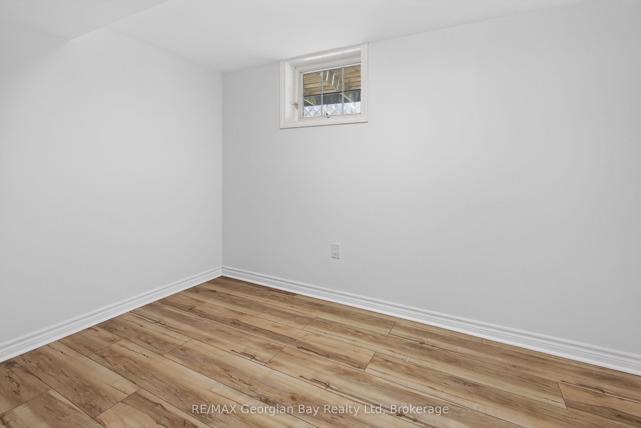 919 Eighth Avenue, Tay, ON L0K 1R0