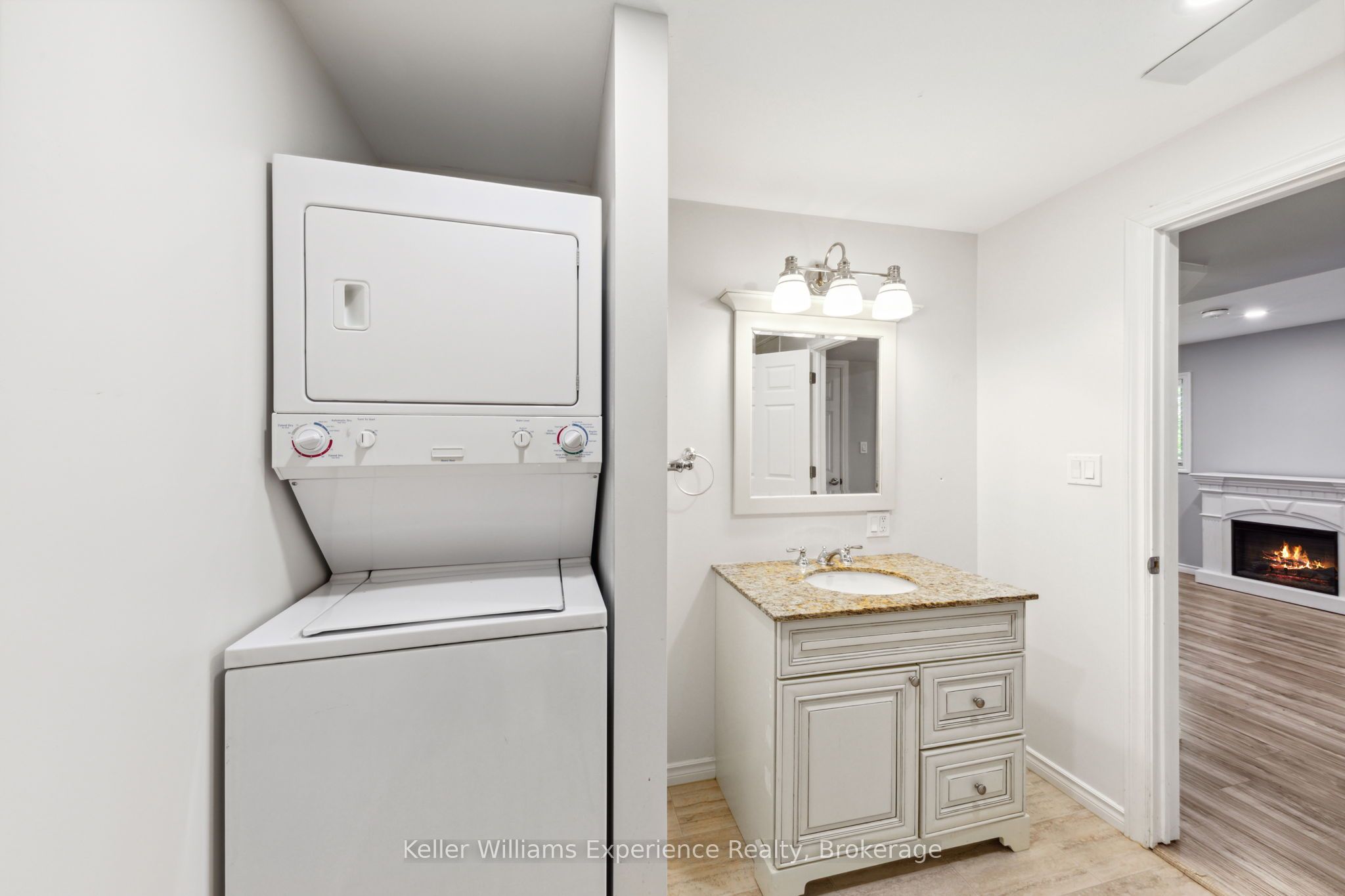 10 Clarence Avenue, Penetanguishene, ON L9M 1A9