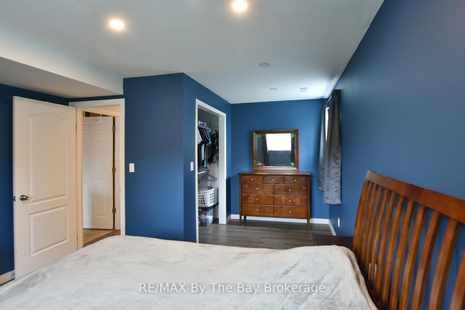 215 Montreal Street, Clearview, ON L0M 1S0