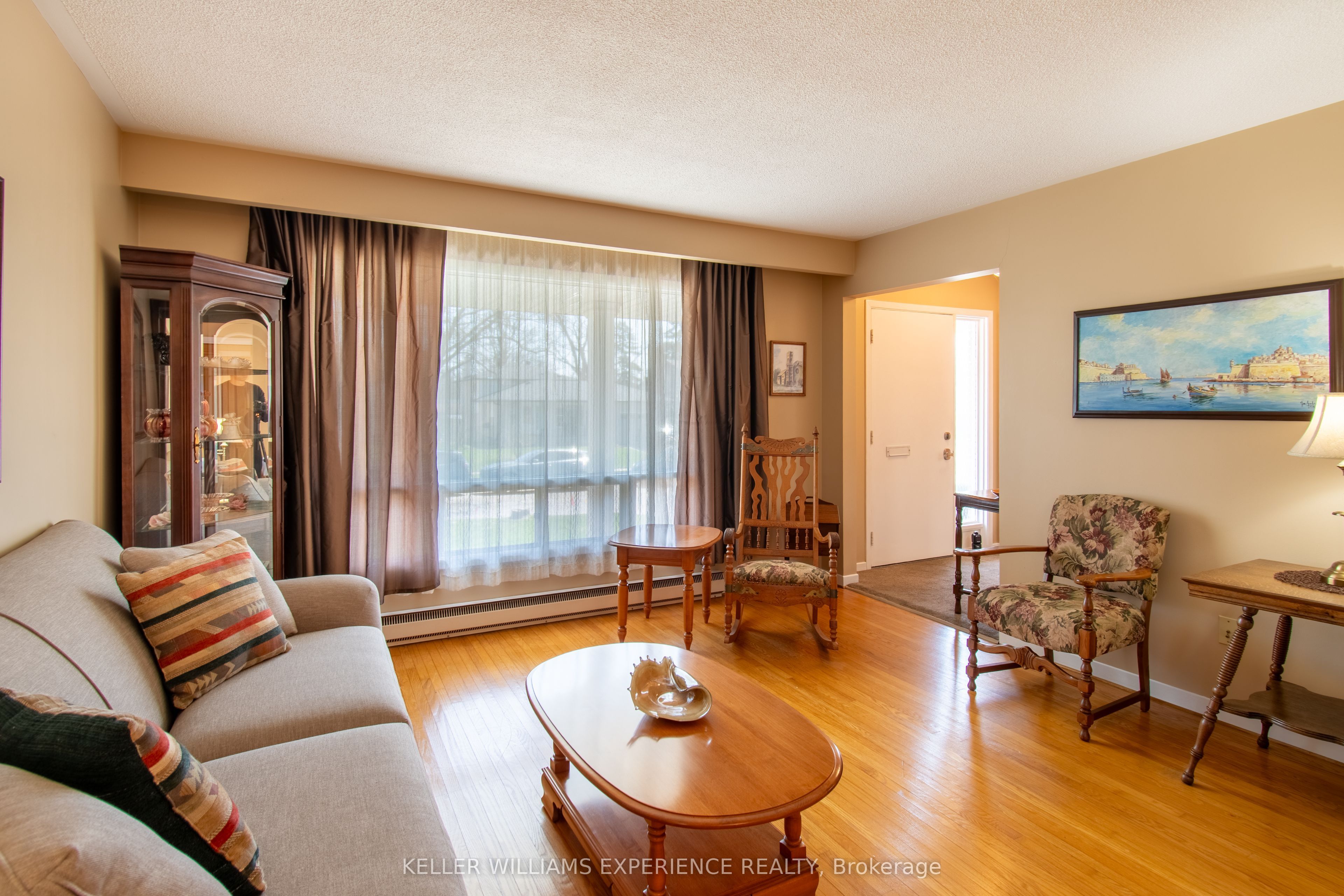 58 Varden Crescent, Barrie, ON L4M 4P3