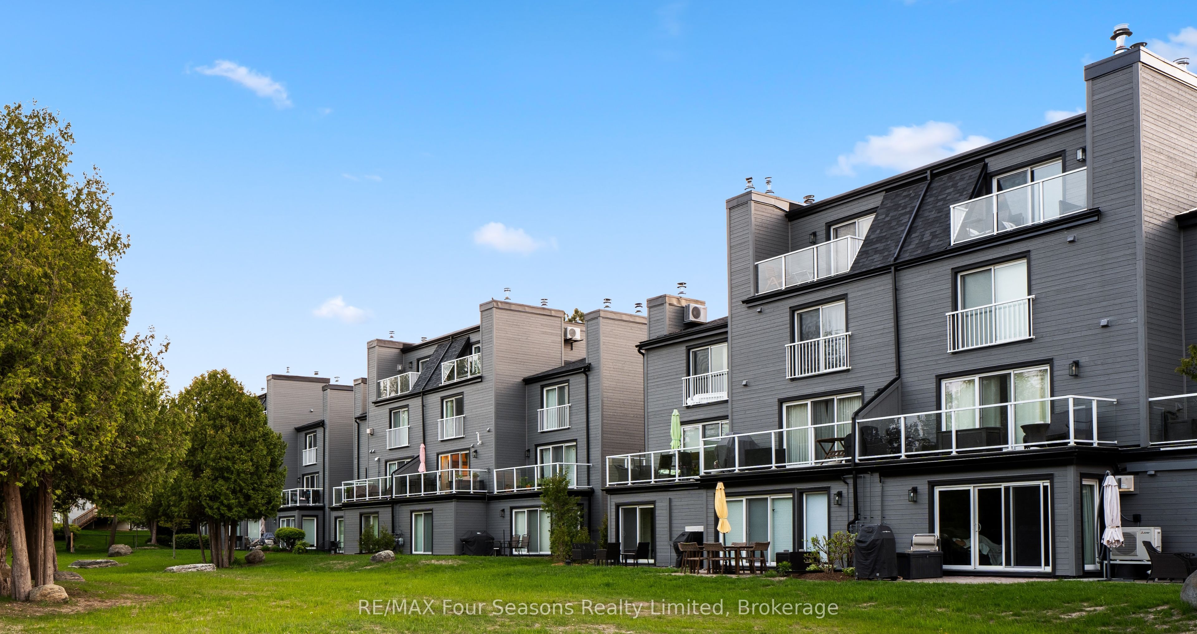 44 Trott Boulevard 7, Collingwood, ON L9Y 5B7