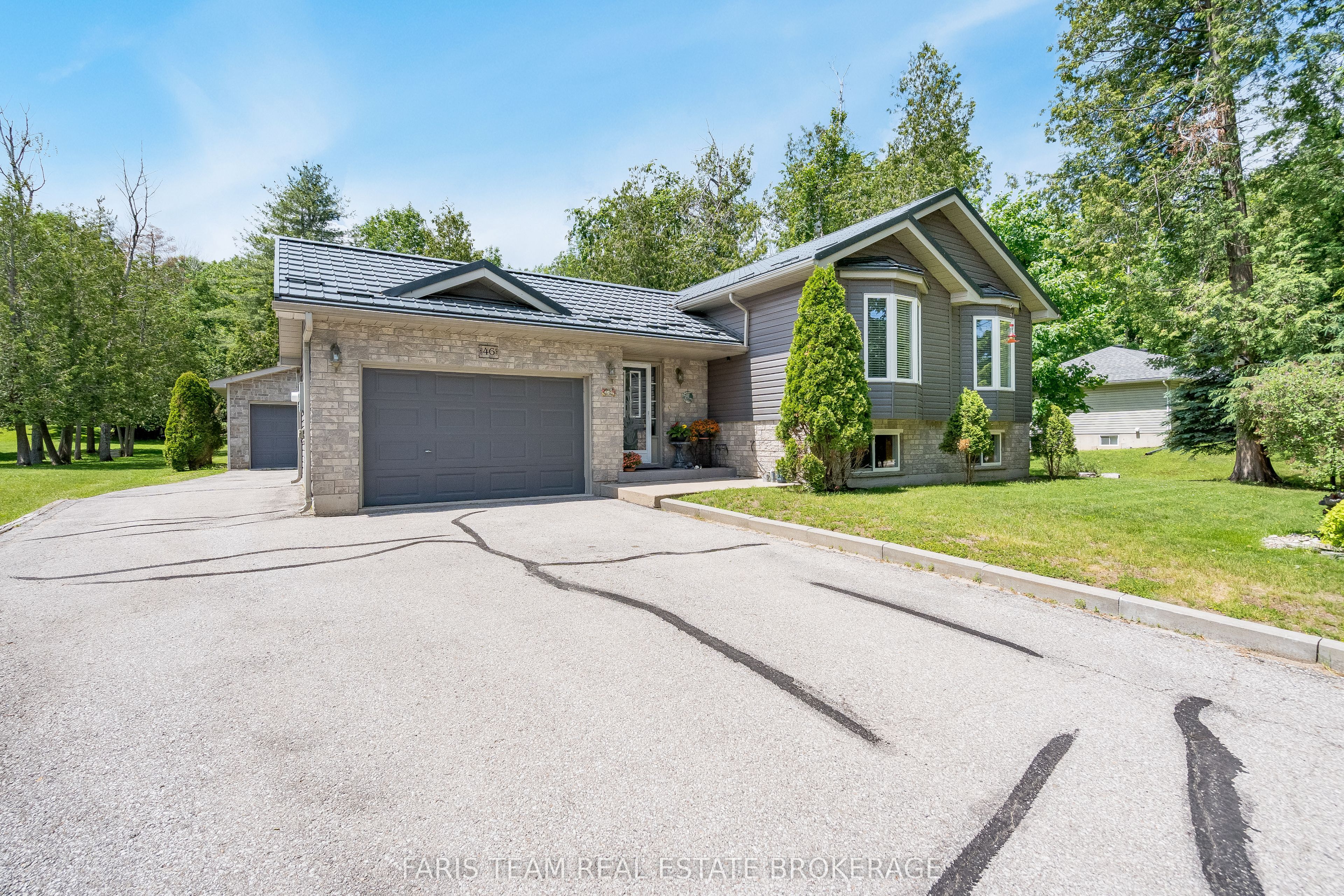46 Greenwood Avenue, Oro-Medonte, ON L0K 1E0
