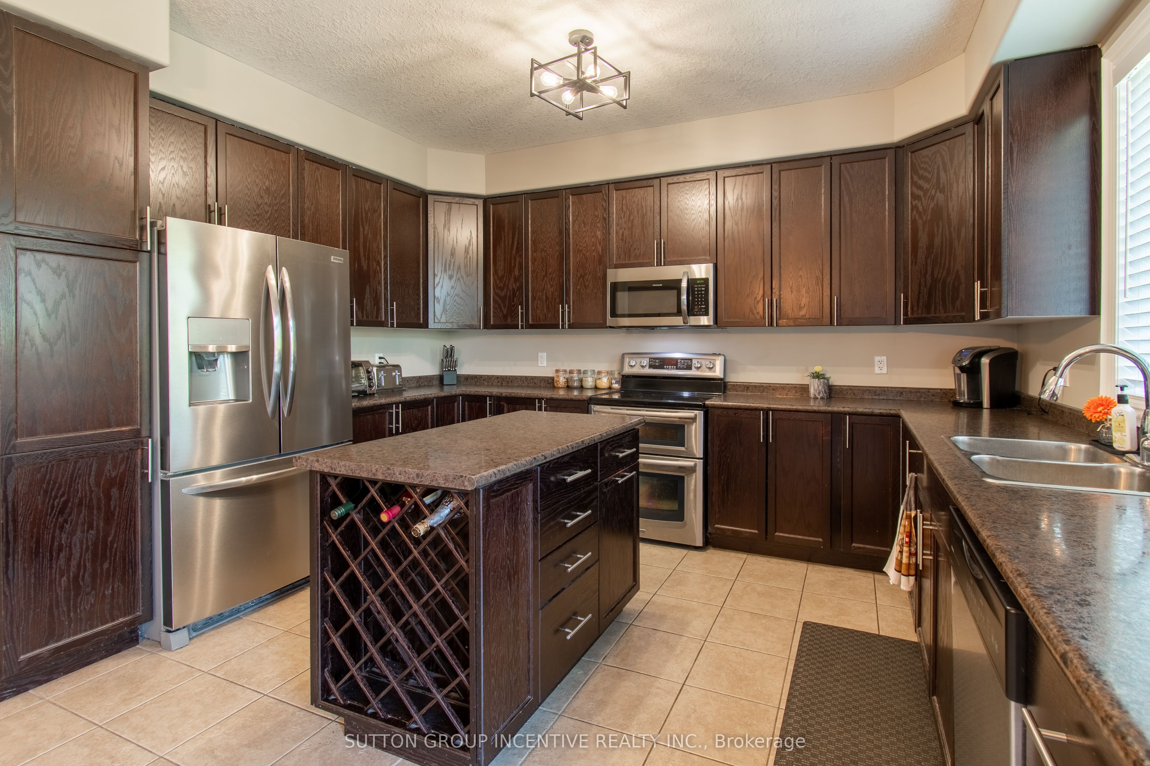 18 Graihawk Drive, Barrie, ON L4N 6G4
