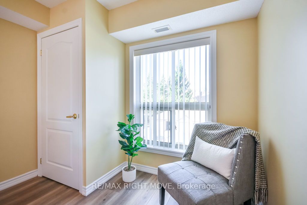 486 Laclie Street 313, Orillia, ON L3V 4P9